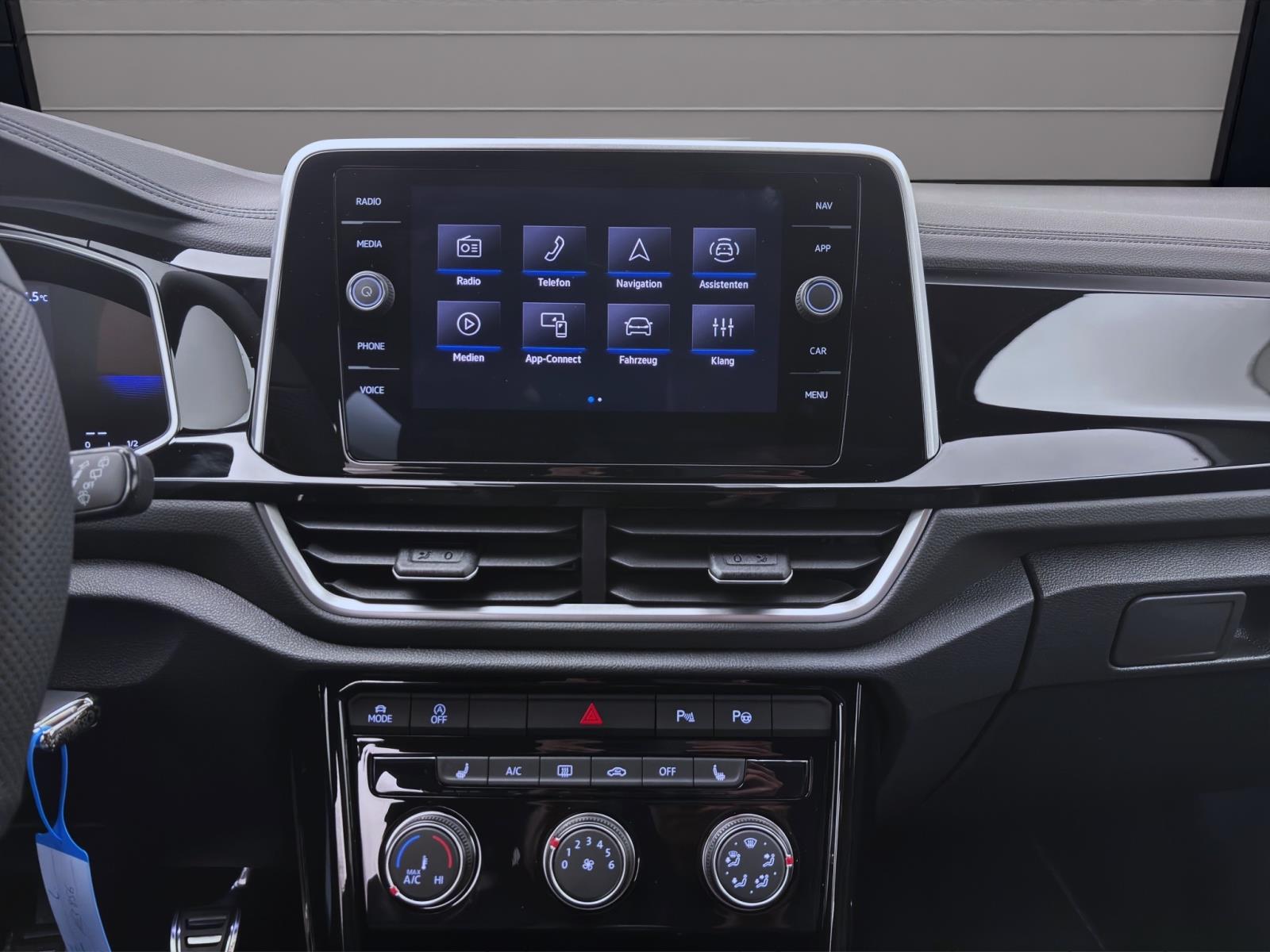 Volkswagen T-Roc 1.0 TSI R-LINE KAMERA PDC SITZHZG ACC