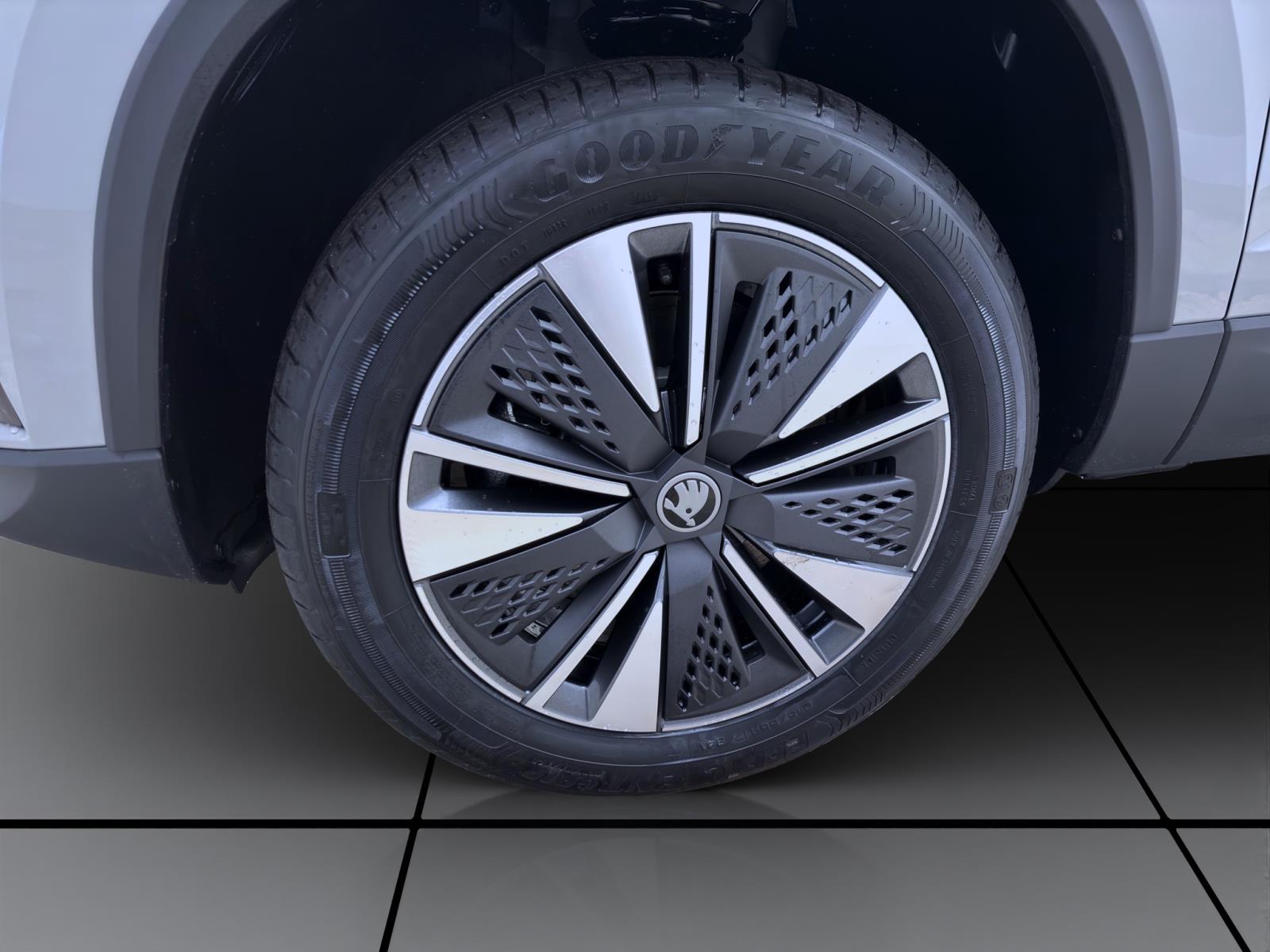 Bild 7: Skoda Karoq TOUR DSG AHK PANO NAV ASSISTENZ+ WINTER+