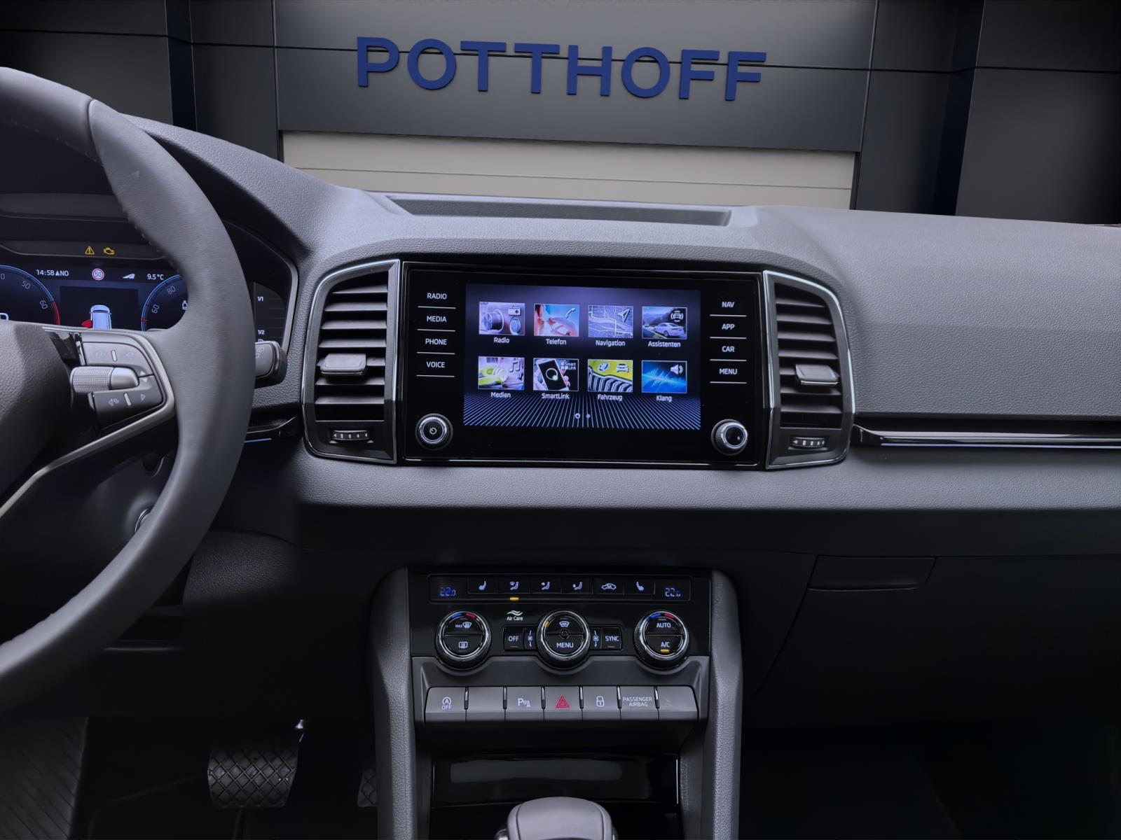 Bild 12: Skoda Karoq TOUR DSG AHK PANO NAV ASSISTENZ+ WINTER+