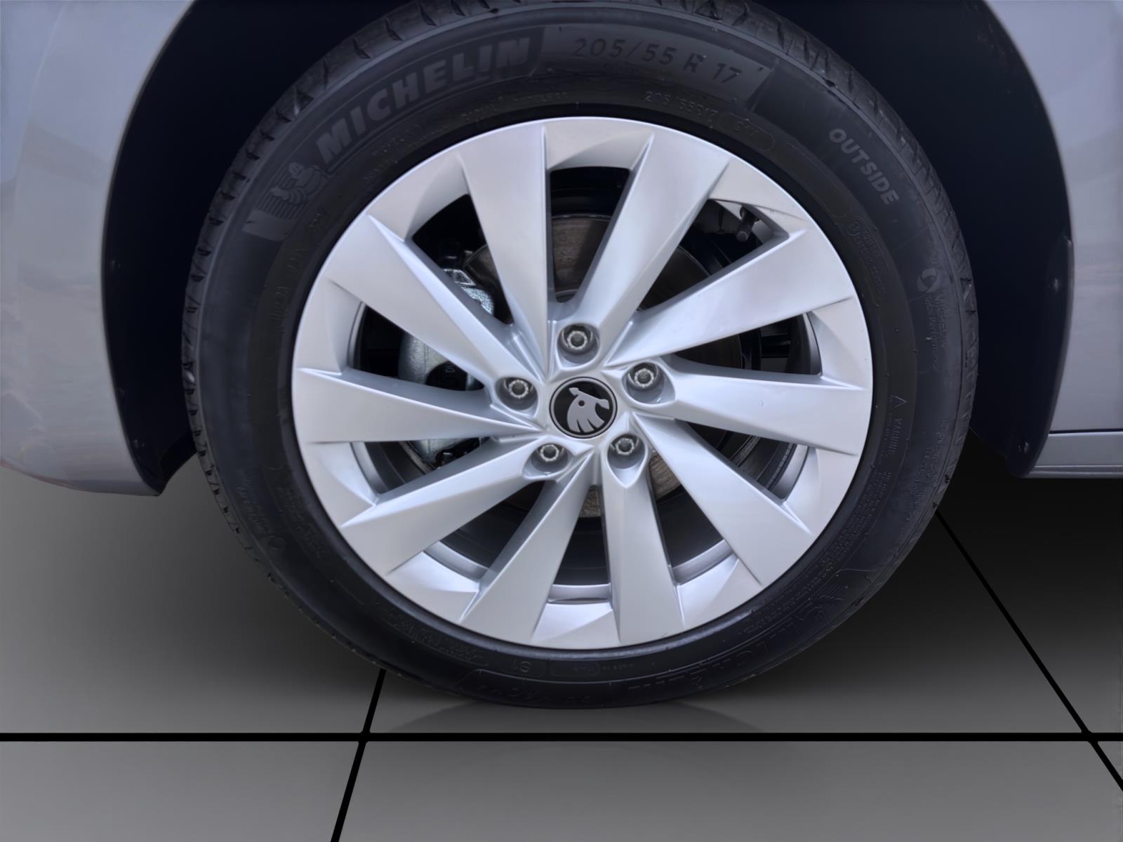 Bild 7: Skoda Octavia COMBI SELECTION DSG AHK KAM NAV WINTER-P. SPURWECHSEL