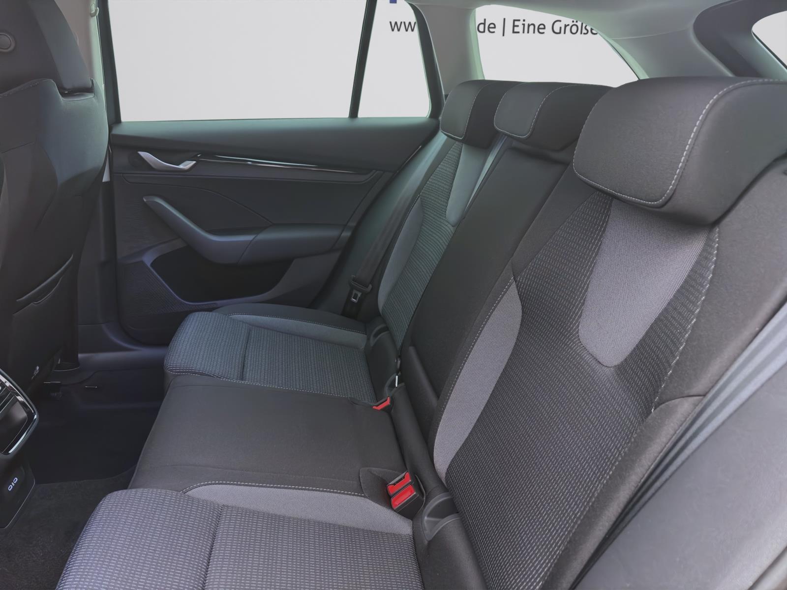 Bild 13: Skoda Octavia COMBI SELECTION DSG AHK KAM NAV WINTER-P. SPURWECHSEL