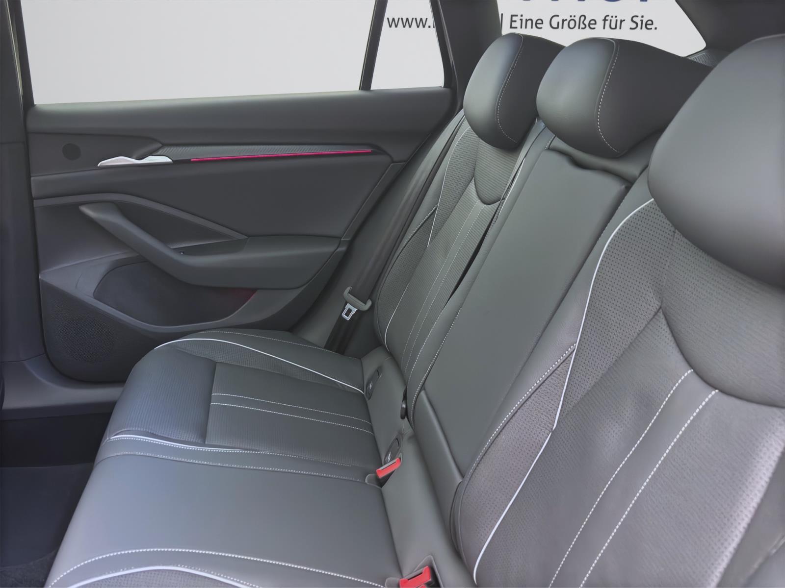 Bild 13: Skoda Superb COMBI iV SPORTLINE AHK PANO ASSISTENZ+ NAV 360° HEAD-UP