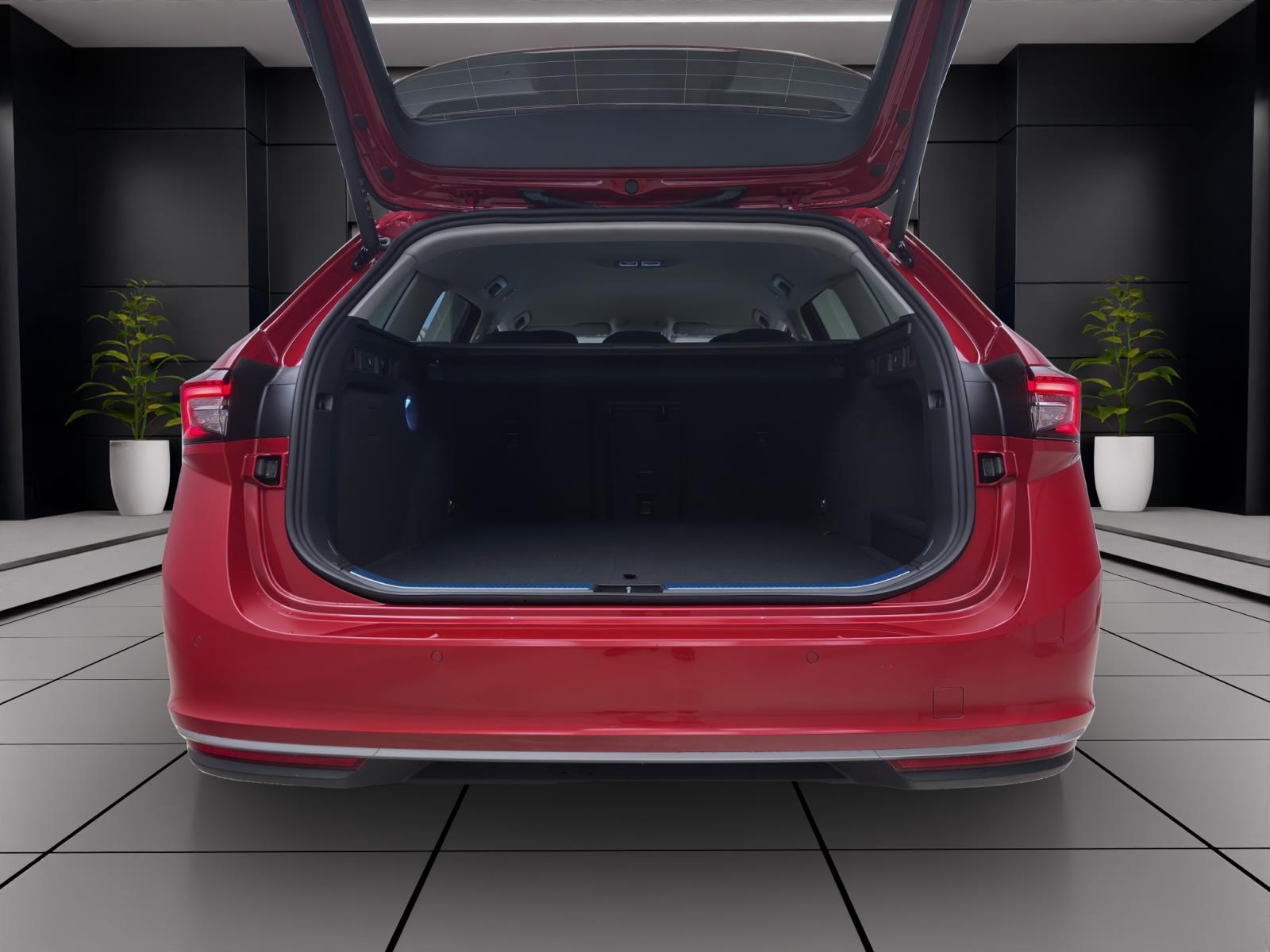 Bild 3: Skoda Superb COMBI iV L&K pACC DCC+ HEAD-UP NAV KAM MATRIX CANTON