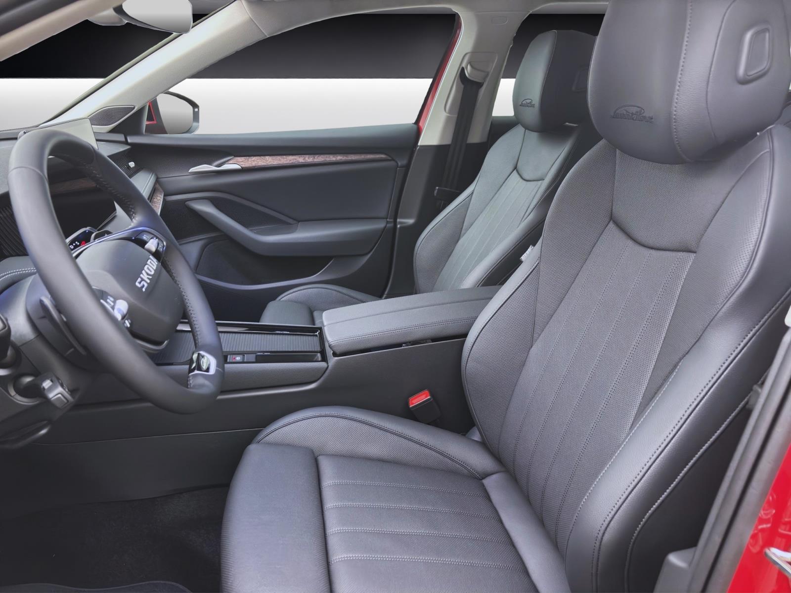 Bild 8: Skoda Superb COMBI iV L&K pACC DCC+ HEAD-UP NAV KAM MATRIX CANTON