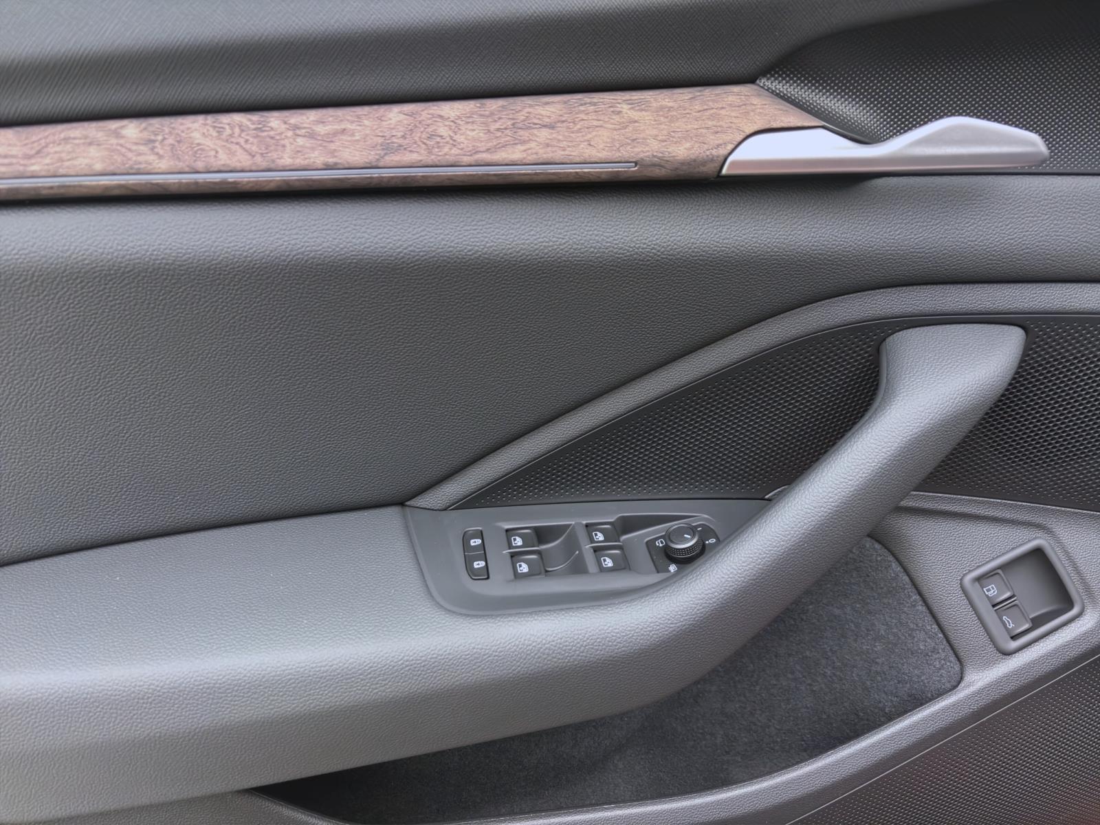 Bild 9: Skoda Superb COMBI iV L&K pACC DCC+ HEAD-UP NAV KAM MATRIX CANTON