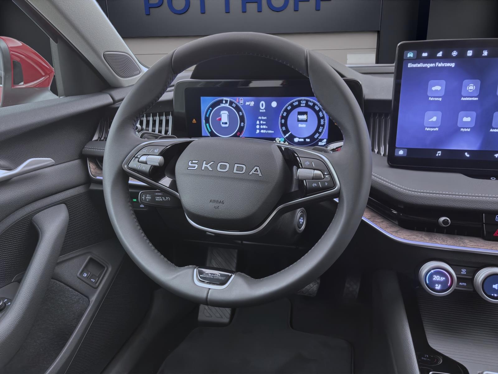 Bild 10: Skoda Superb COMBI iV L&K pACC DCC+ HEAD-UP NAV KAM MATRIX CANTON