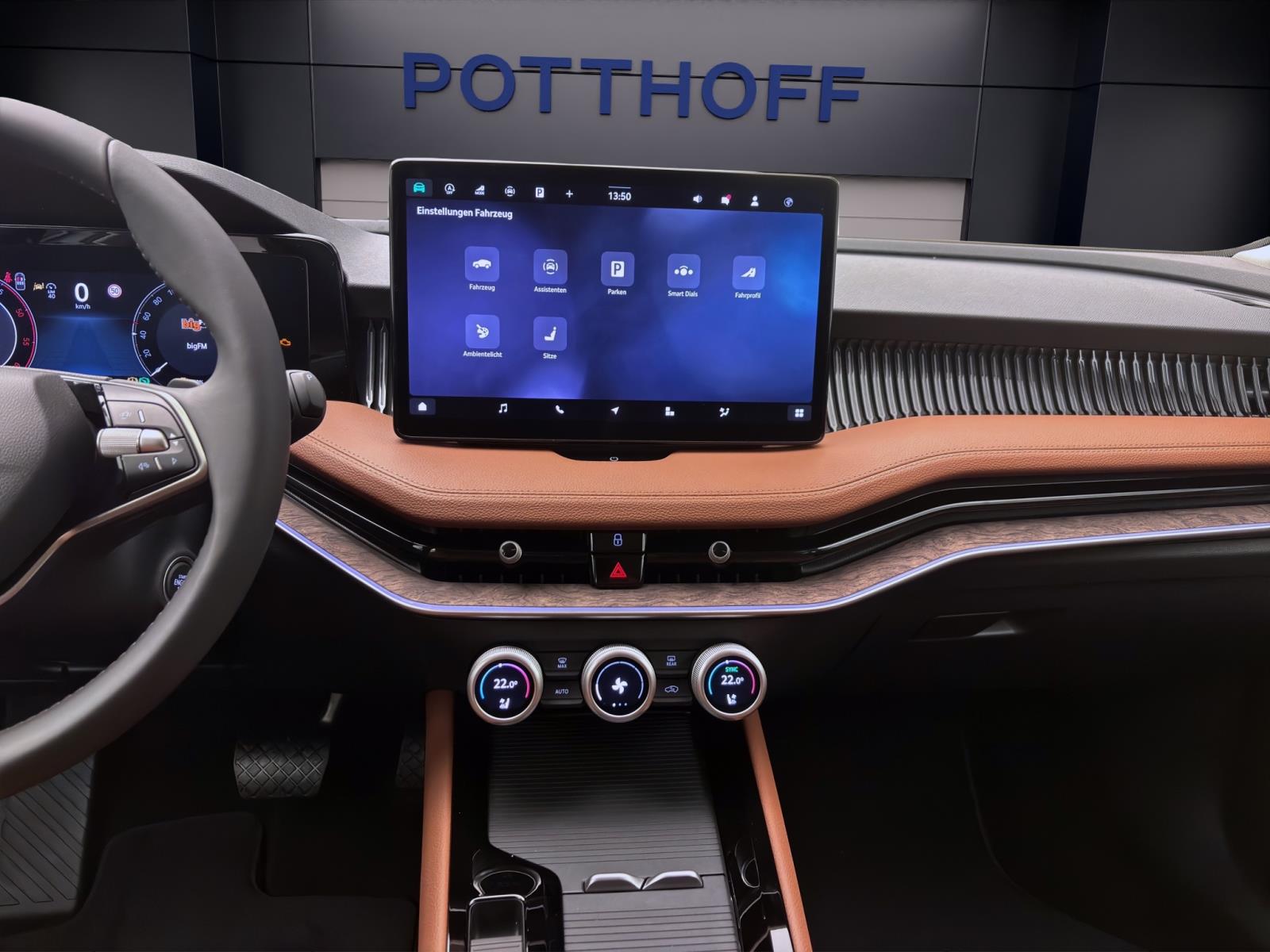Bild 12: Skoda Superb COMBI L&K 4X4 AHK NAV pACC KAM DCC+ HEAD-UP CANTON