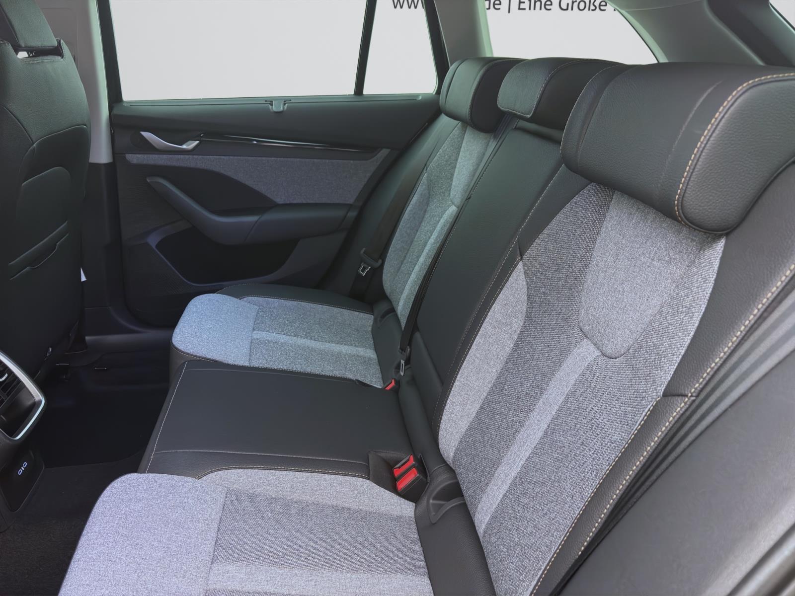 Bild 13: Skoda Octavia COMBI TOUR DSG AHK pACC NAV 360° HEAD-UP MATRIX