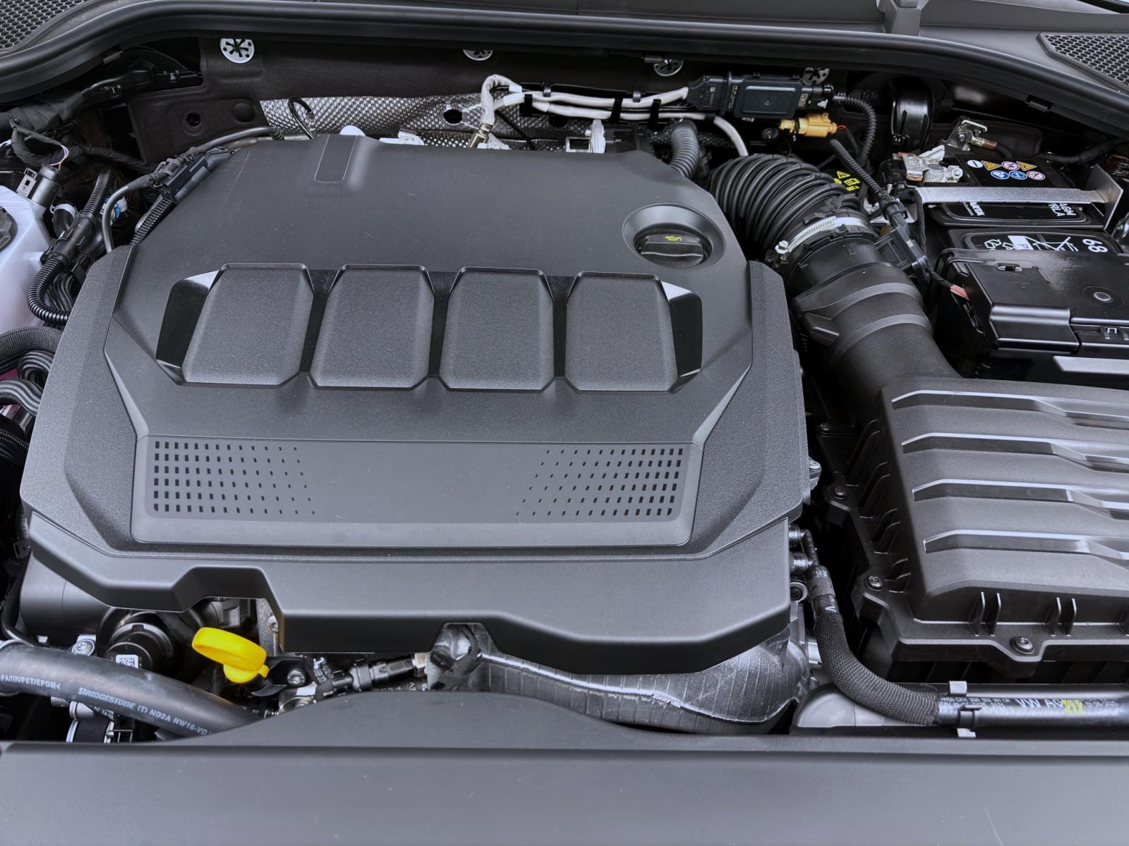 Bild 16: Skoda Octavia COMBI TOUR DSG AHK pACC NAV 360° HEAD-UP MATRIX
