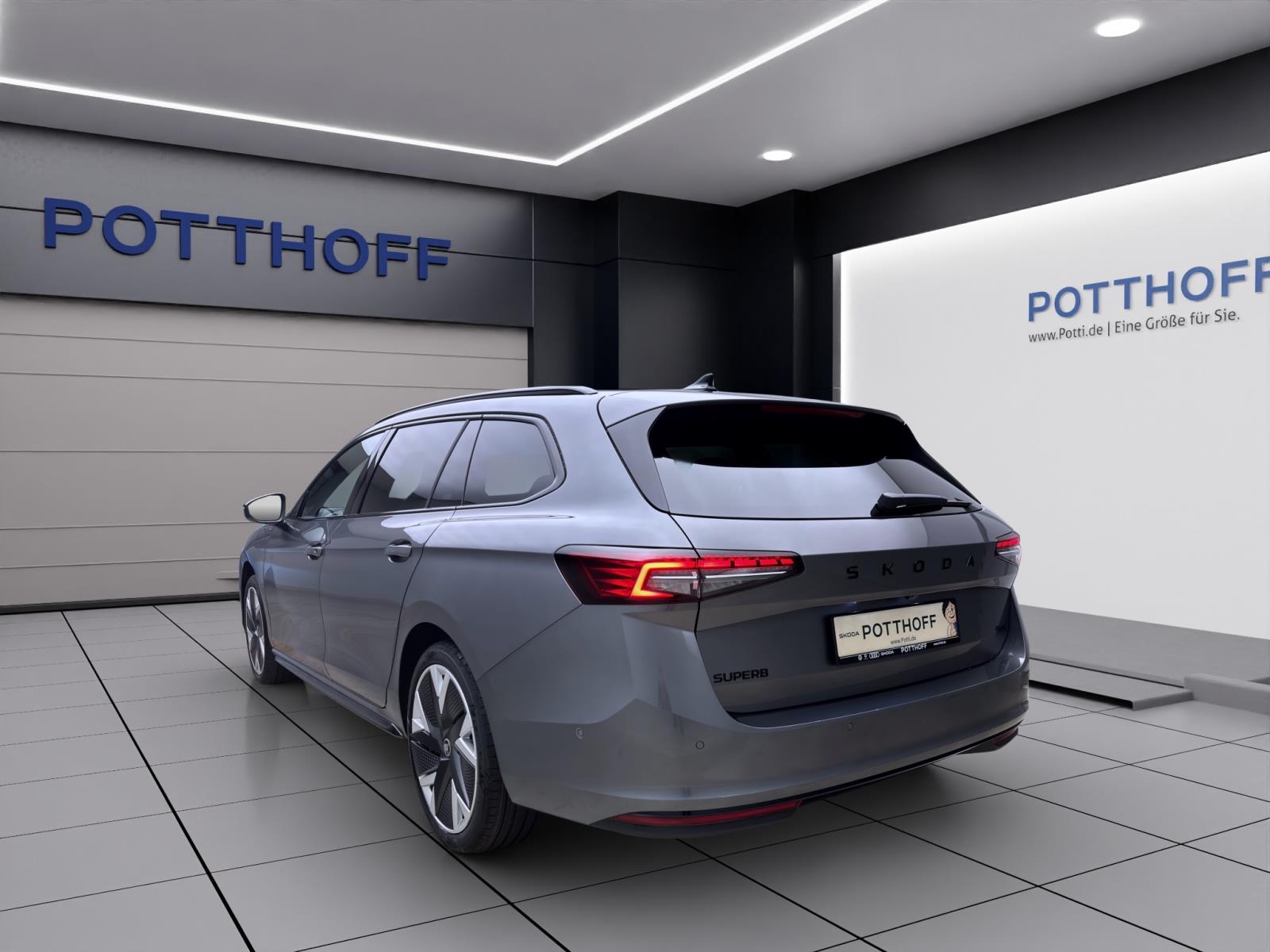 Bild 1: Skoda Superb COMBI SPORTLINE 4X4 AHK PANO STANDH 19 360° NAV ASSISTENZ+