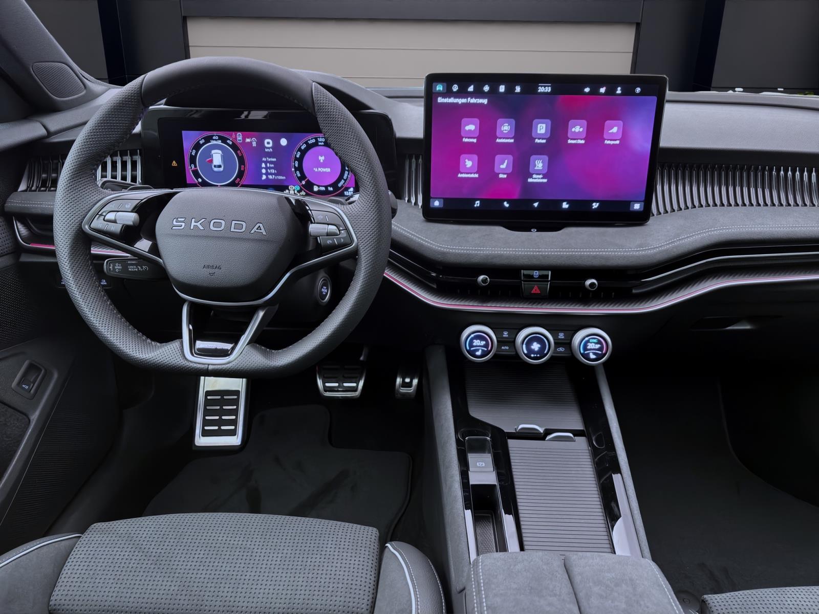 Bild 12: Skoda Superb COMBI SPORTLINE 4X4 AHK PANO STANDH 19 360° NAV ASSISTENZ+