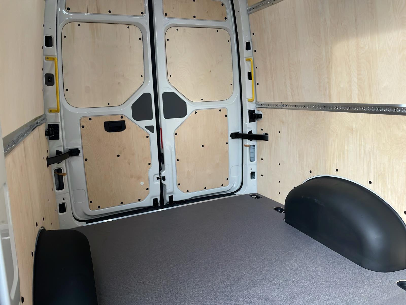 Bild 16: Volkswagen Crafter 35 Kasten Mittel HD 2,0 TDI Sofort Verfügbar