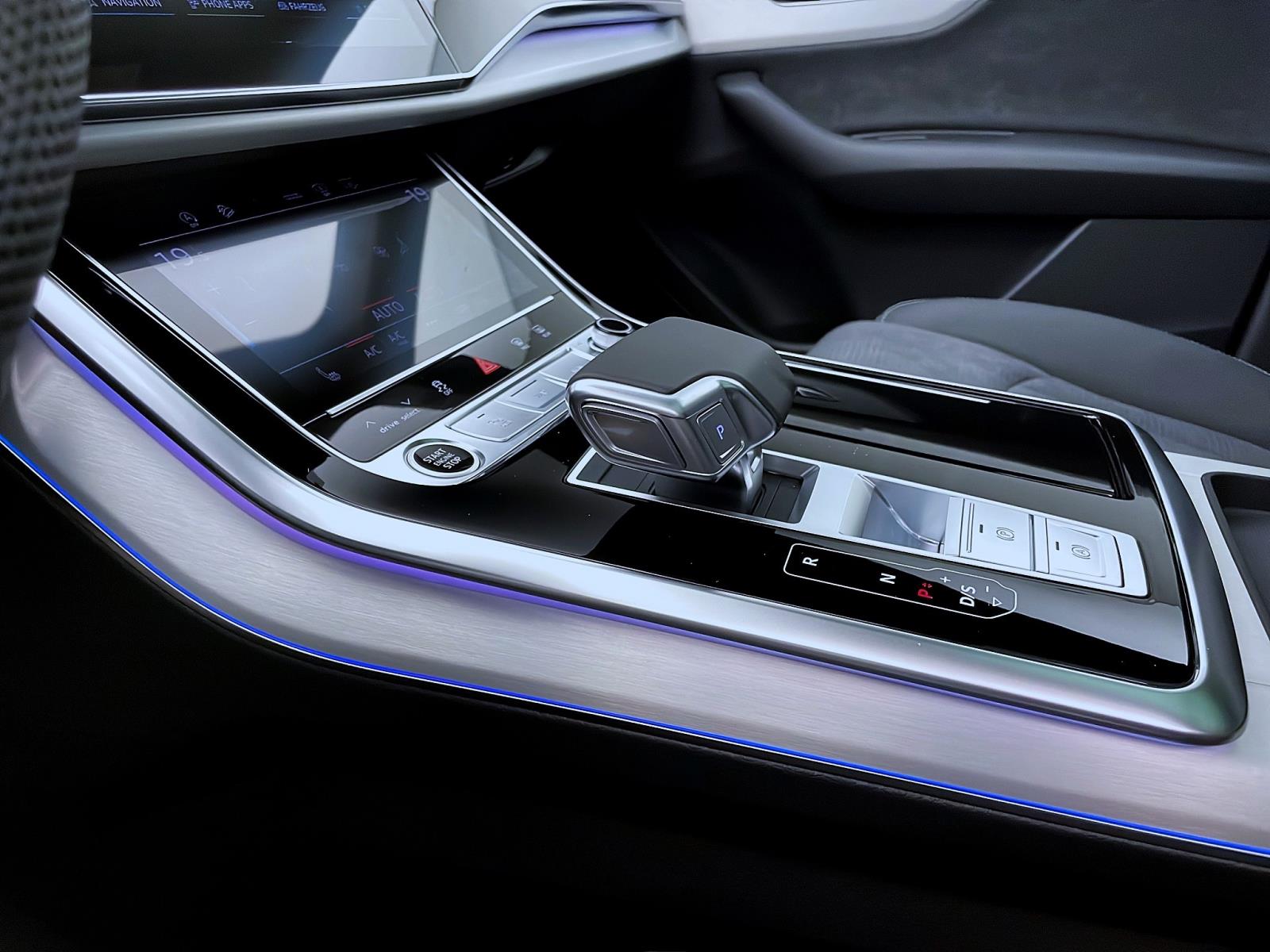 Bild 13: Audi Q8 SUV TDI quattro S line business 210 kW tiptronic