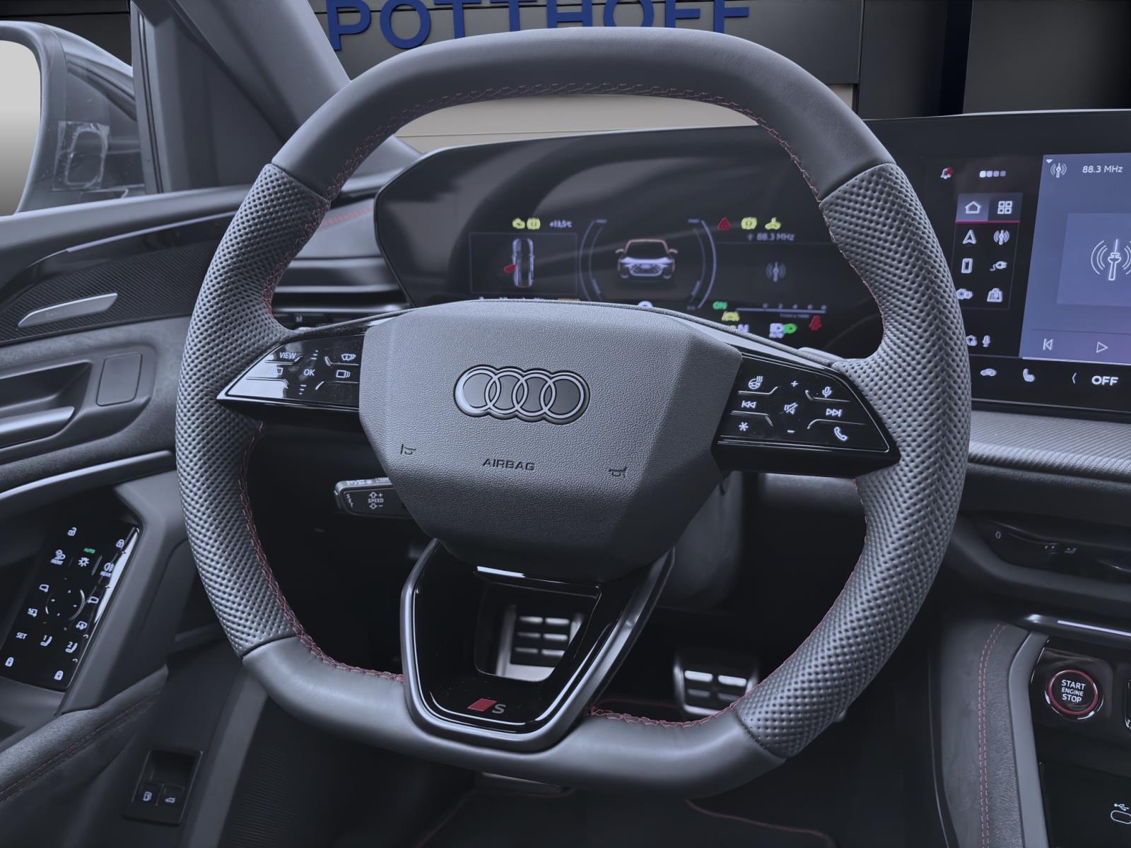 Bild 10: Audi Q5 Sportback e-Hybrid 270 kW quattro edition one mythosschwarz