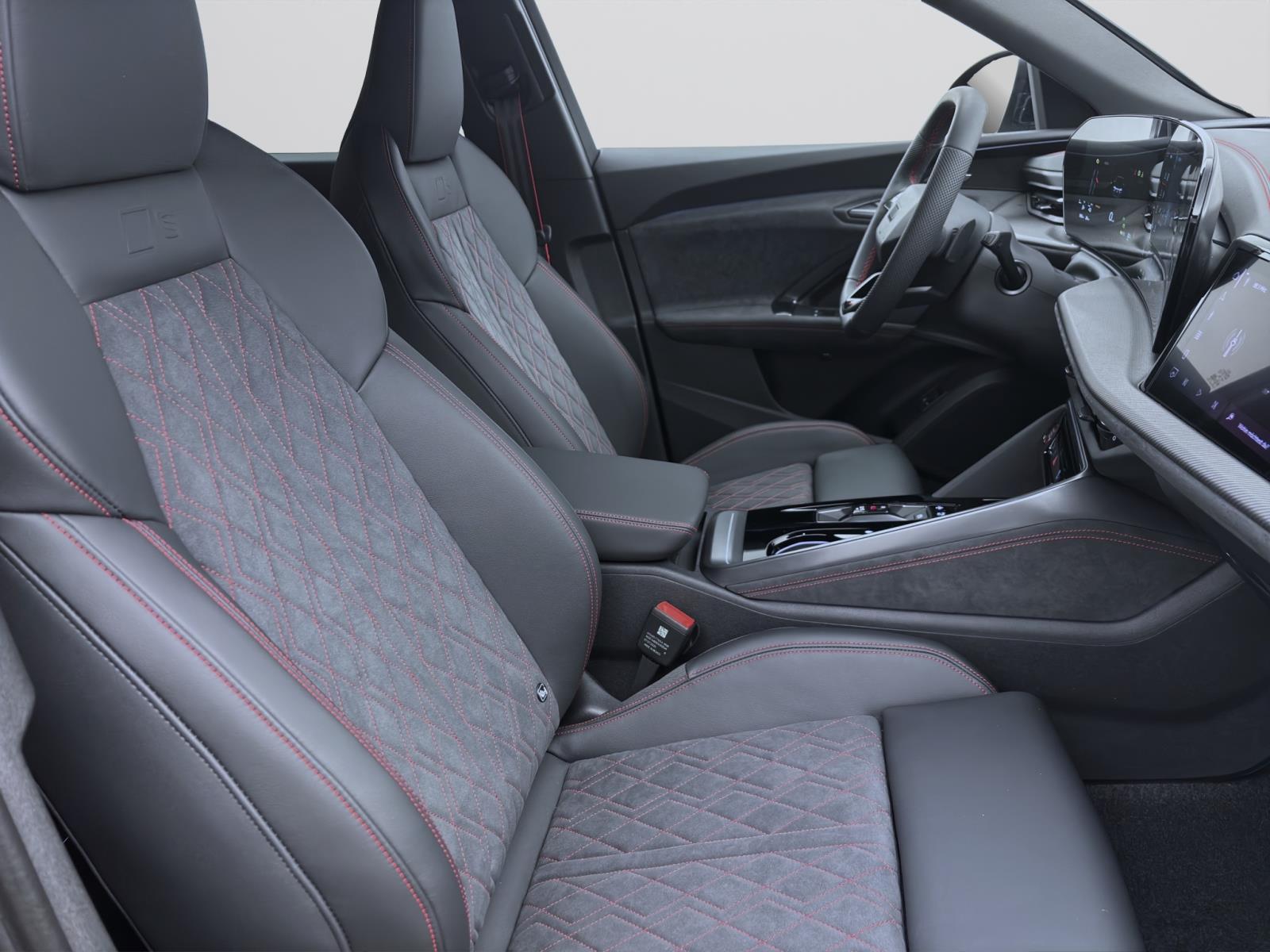 Bild 14: Audi Q5 Sportback e-Hybrid 270 kW quattro edition one mythosschwarz