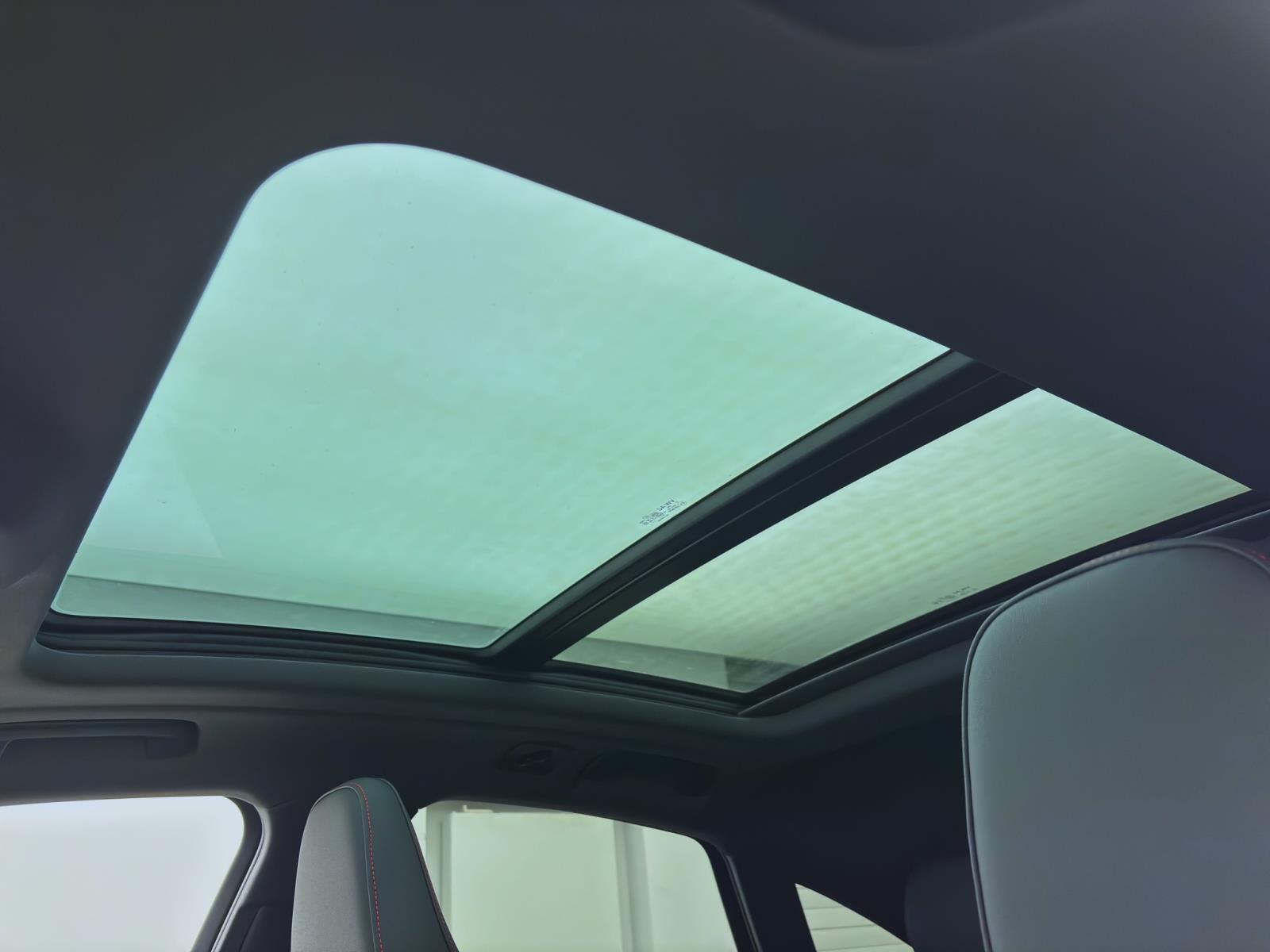 Bild 17: Audi Q5 Sportback e-Hybrid 270 kW quattro edition one mythosschwarz