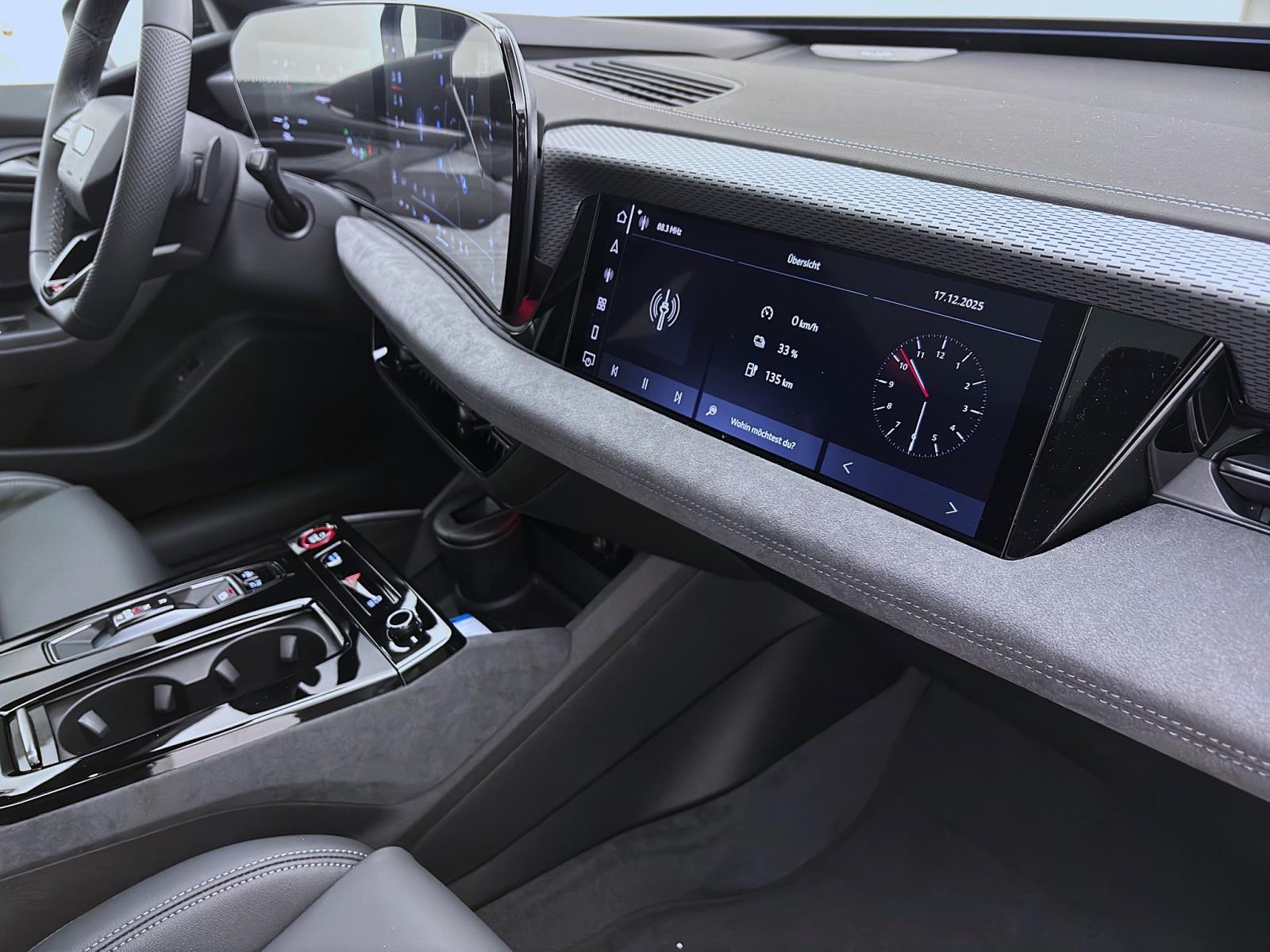 Bild 17: Audi A6 e-tron Avant performance AHK PANO S LINE B&O