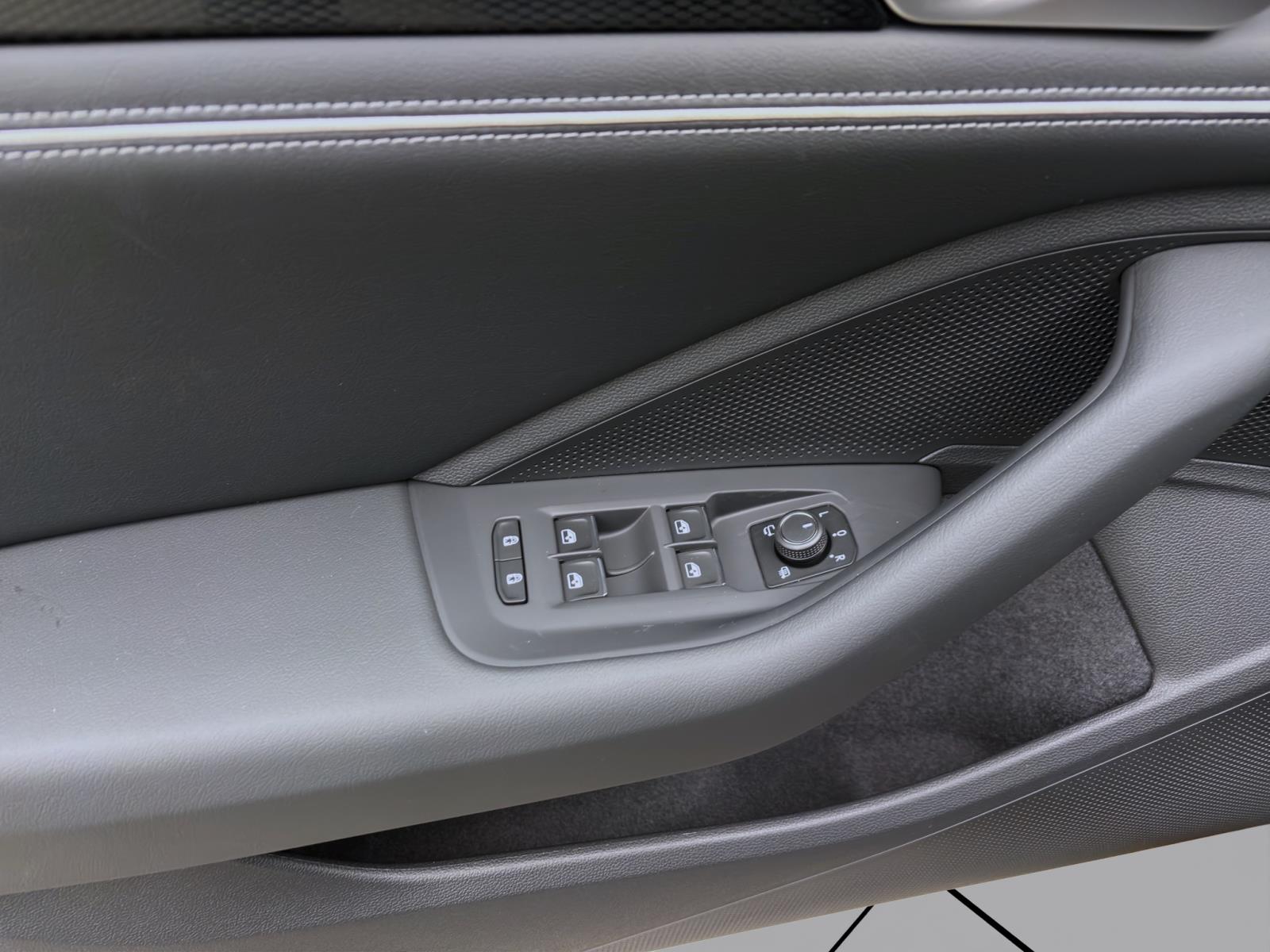 Bild 8: Volkswagen Passat Variant 2.0 TDI DSG BUSINESS AHK NAVI SHZG HuD