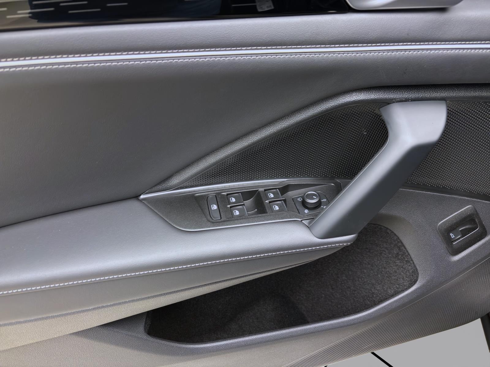 Bild 9: Volkswagen Tiguan 2.0 TDI DSG ELEGANCE MATRIX NAVI SHZG AHK LM18