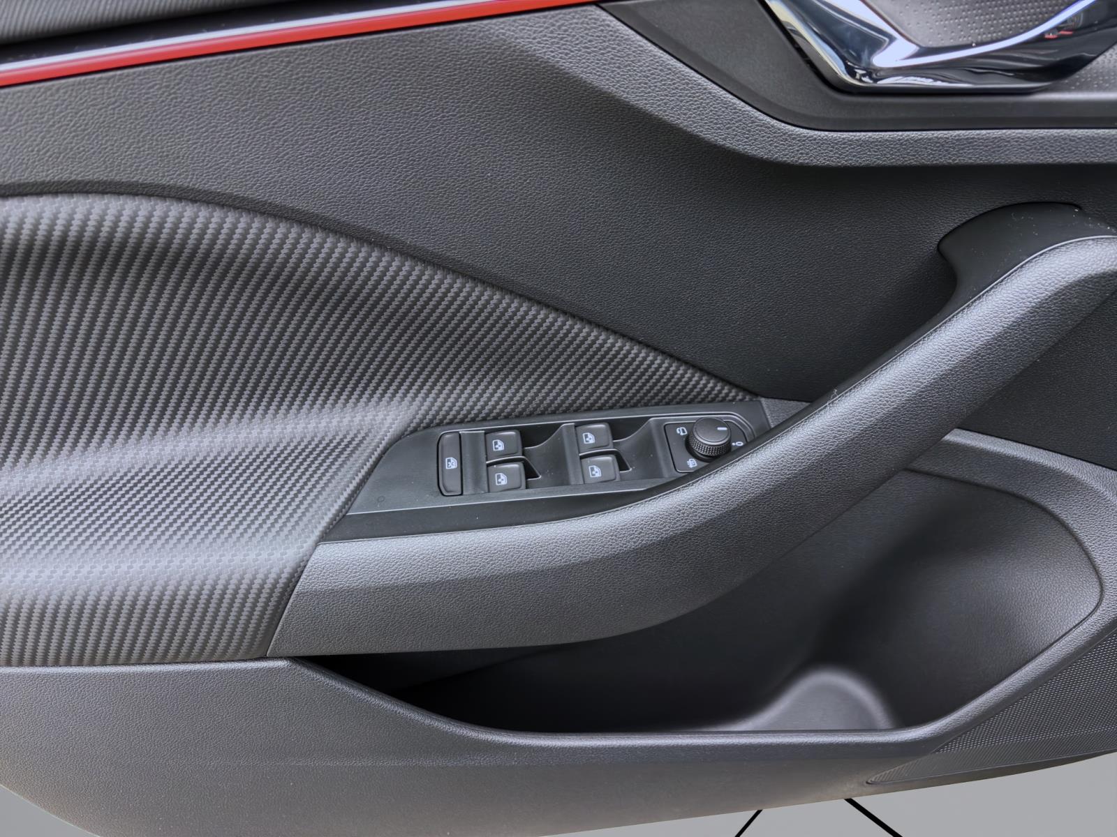 Bild 9: Skoda Kamiq MONTE CARLO AHK 18 NAV ASSISTENZ+ KOMFORT+ WINTER+