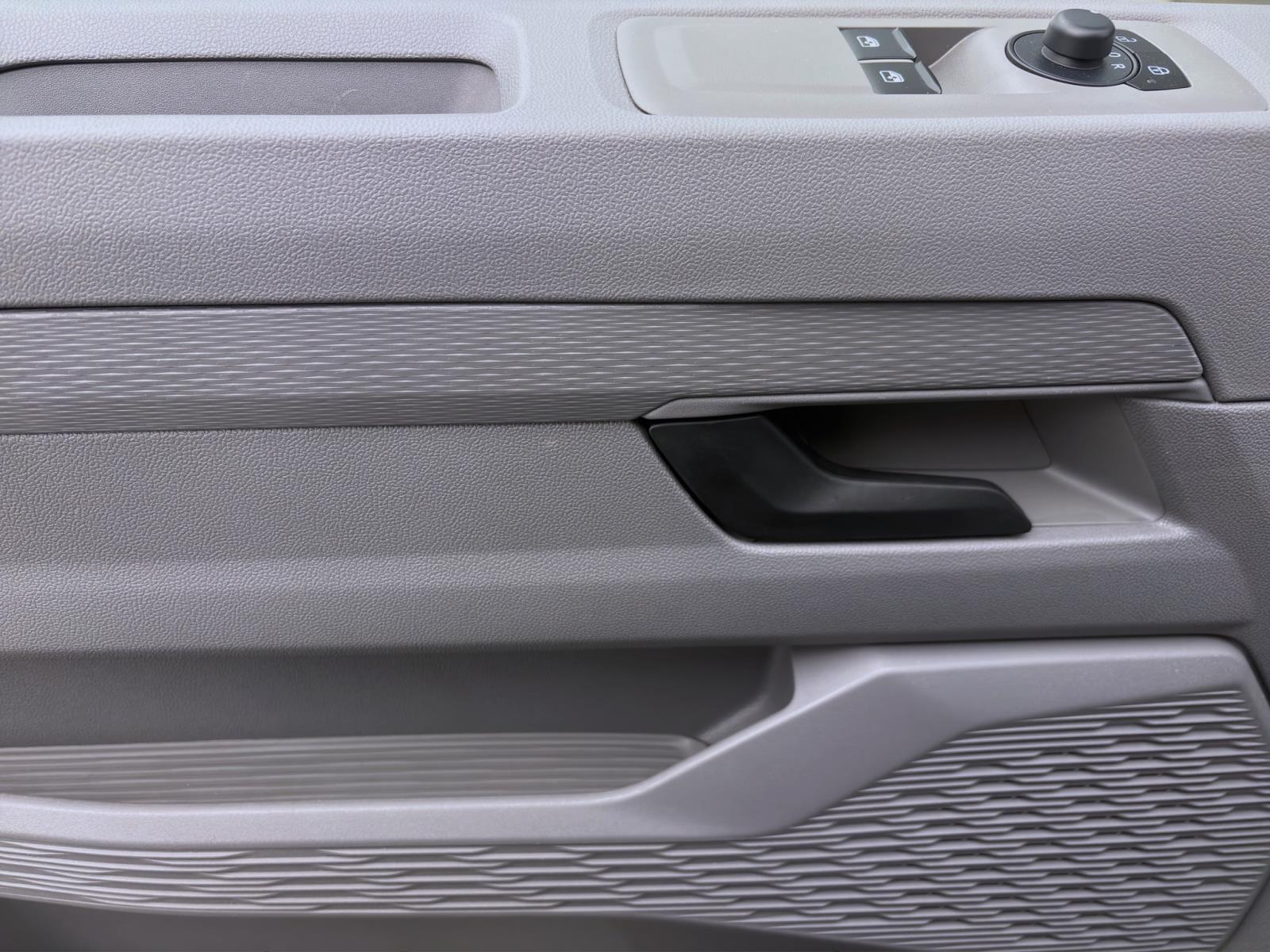 Bild 9: Volkswagen T7 Kombi 6-Sitzer 2,0 TDI LKW-Zulassung