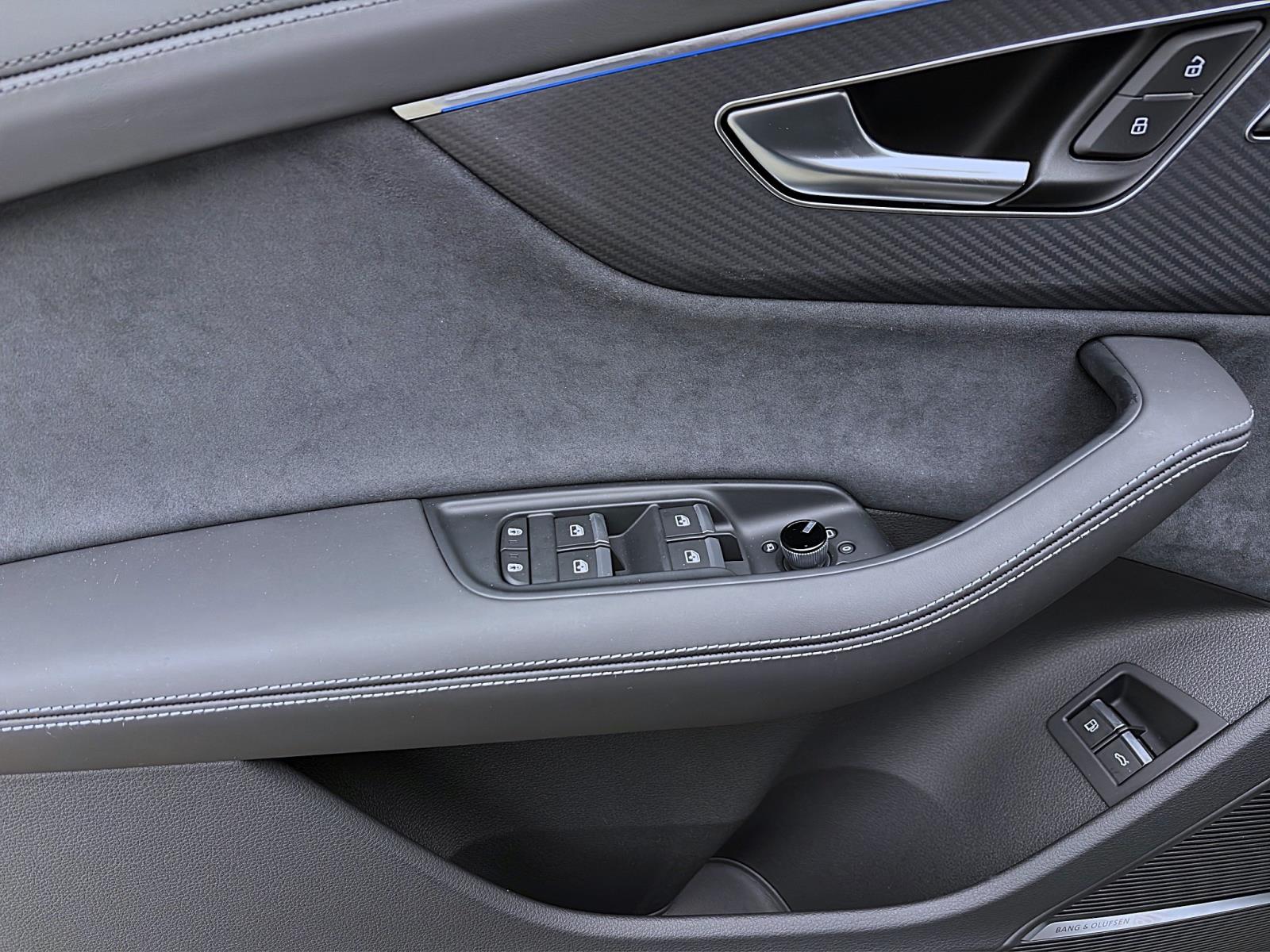 Bild 8: Audi Q7 SUV S line TFSI e quattro 360 kW