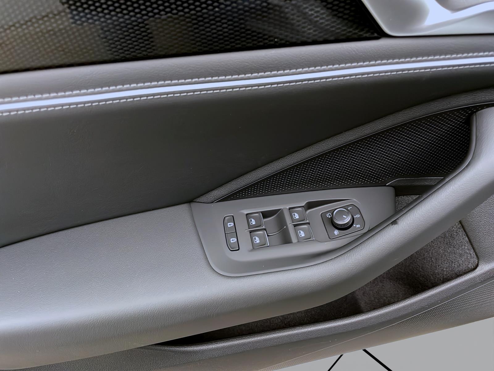 Bild 9: Volkswagen Passat 2.0 TDI DSG BUSINESS NAVI DCC KLIMA AHK