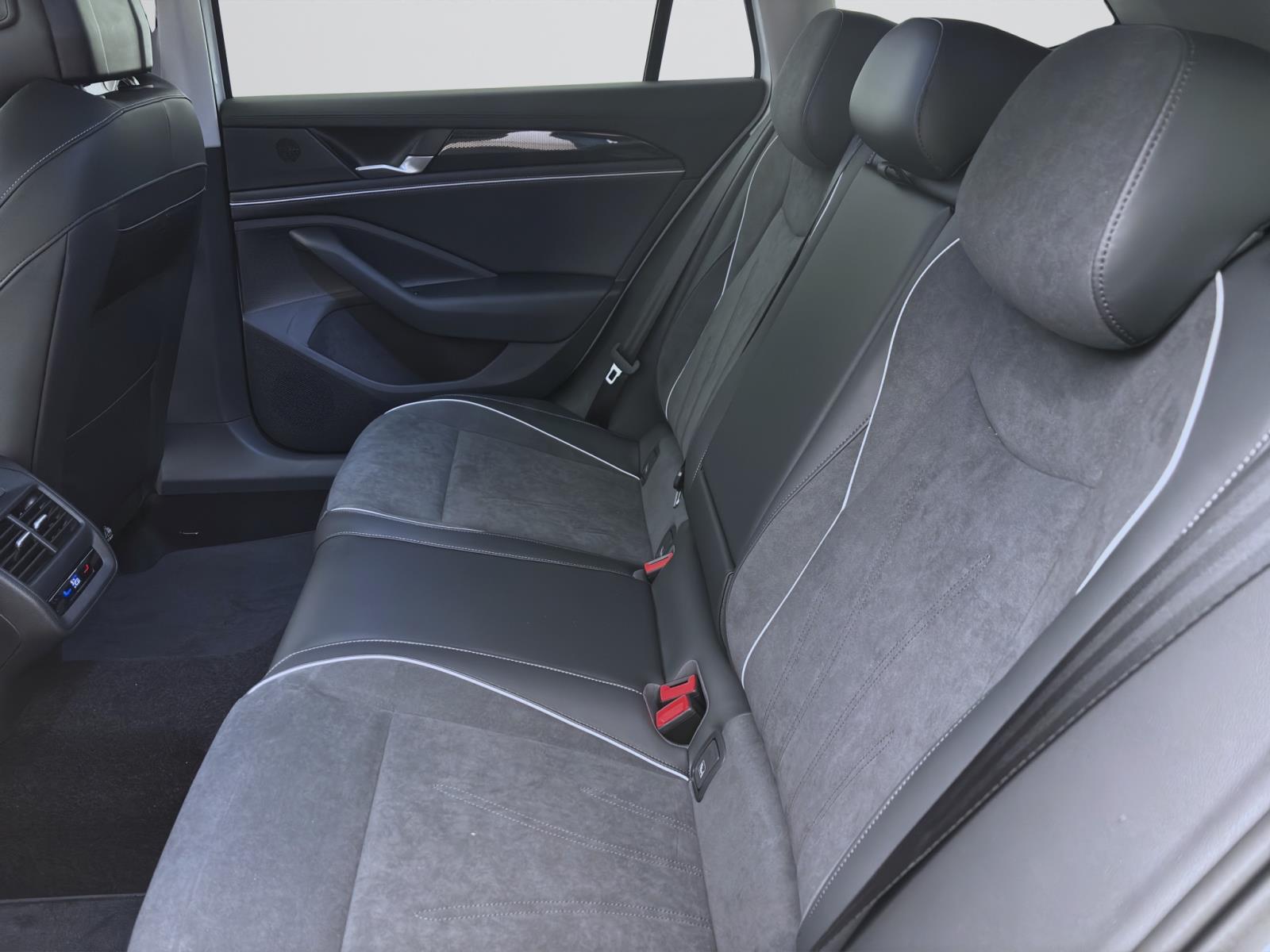 Bild 13: Volkswagen Passat Variant 1.5 eTSI DSG BUSINESS NAVI KLIMA SHZG AHK