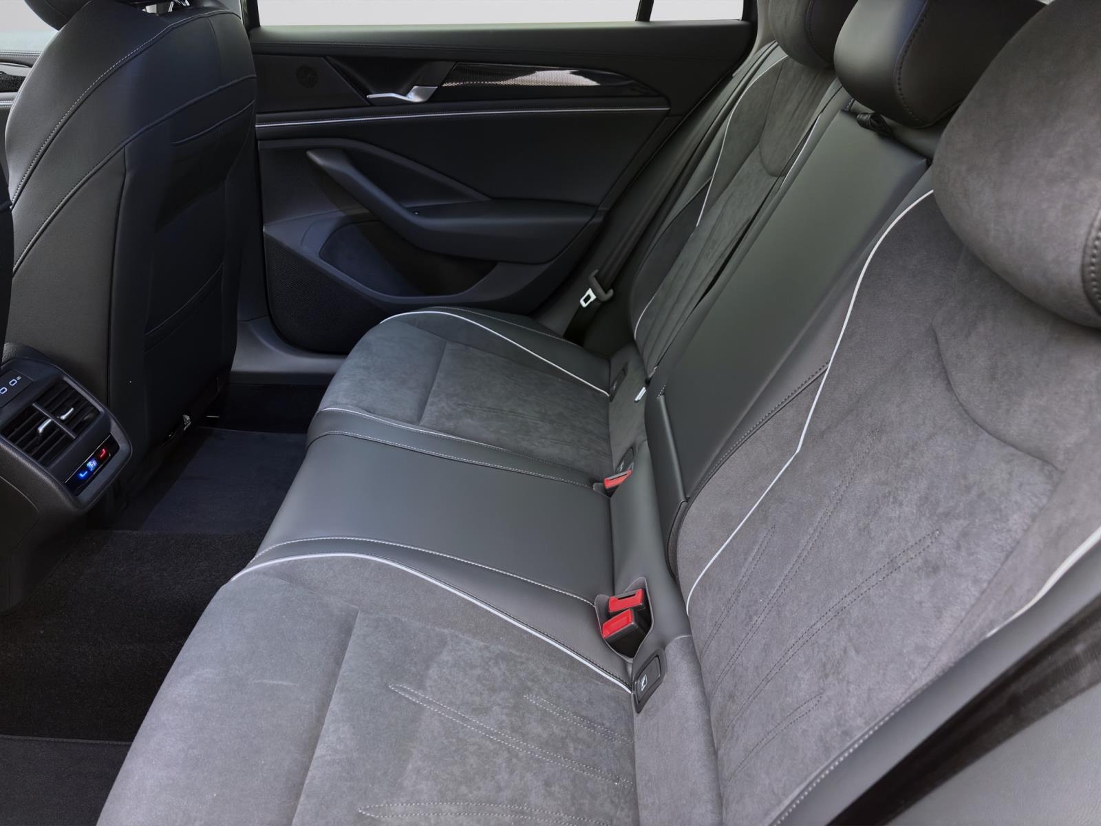 Bild 13: Volkswagen Passat Variant 1.5 eTSI DSG BUSINESS NAVI KLIMA SHZG AHK