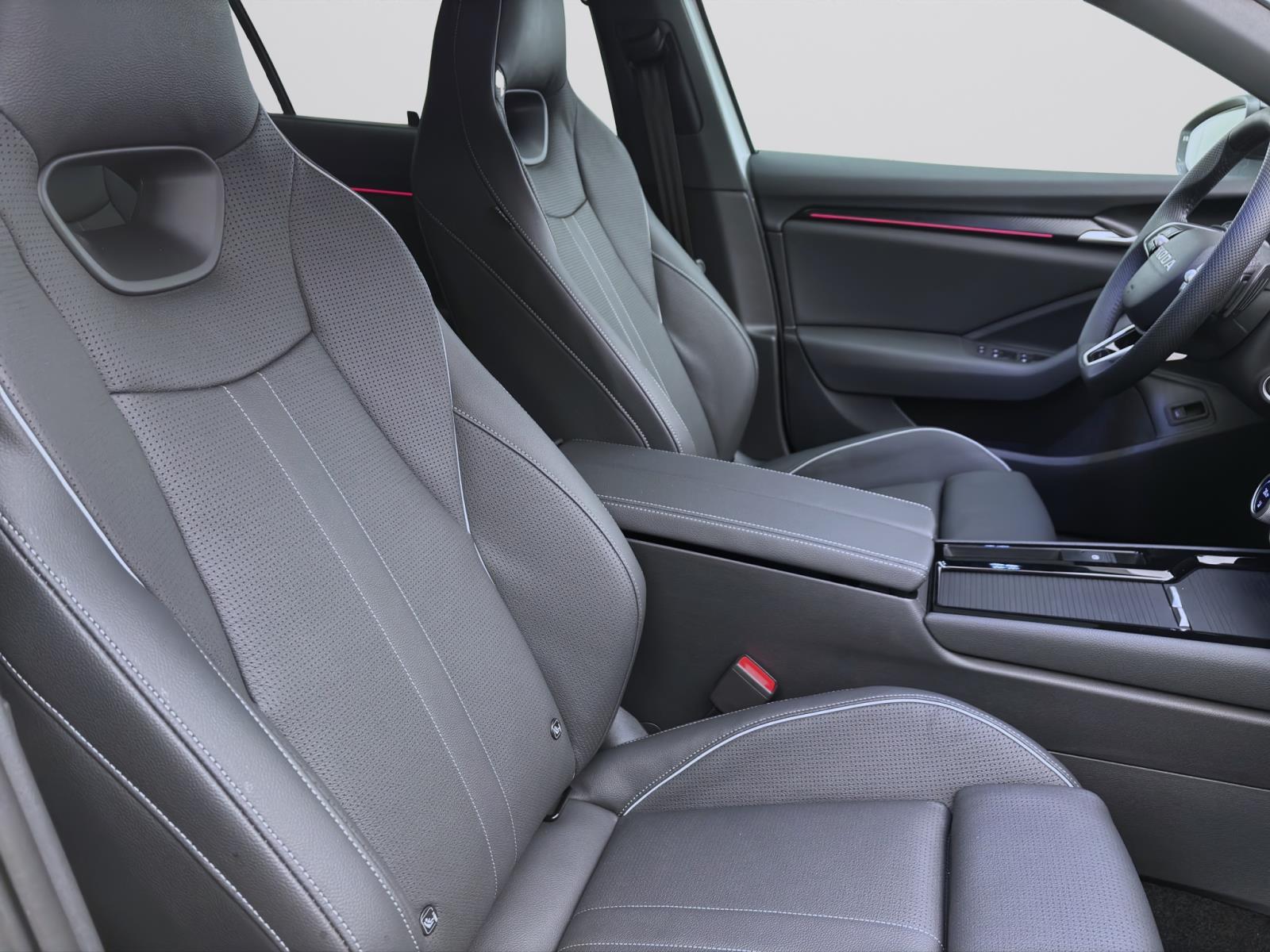 Bild 15: Skoda Superb COMBI SPORTLINE 4X4 AHK STANDH NAV 360° HEAD-UP CANTON