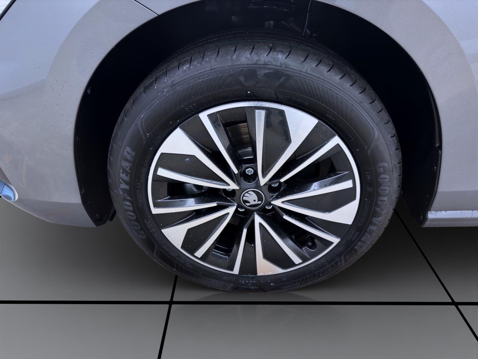 Bild 7: Skoda Superb COMBI SELECTION DSG NAV KAM LED pACC ASSISTENZ-P.