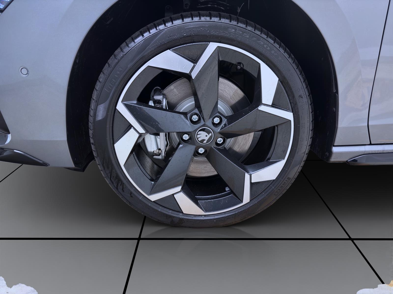 Bild 7: Skoda Superb COMBI SPORTLINE 4X4 AHK pACC 360° 19 DCC+ ASSISTENZ+ MATRIX