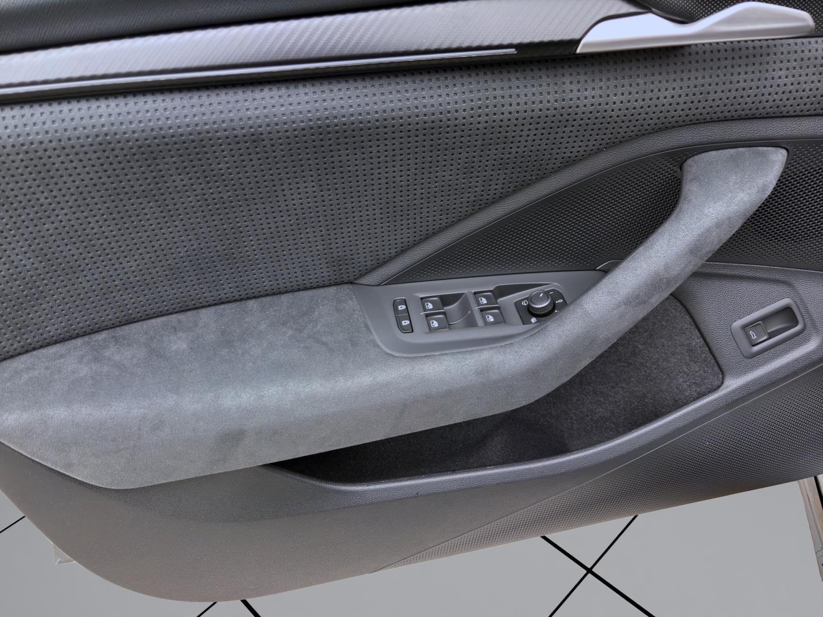 Bild 9: Skoda Superb COMBI SPORTLINE 4X4 AHK pACC 360° 19 DCC+ ASSISTENZ+ MATRIX