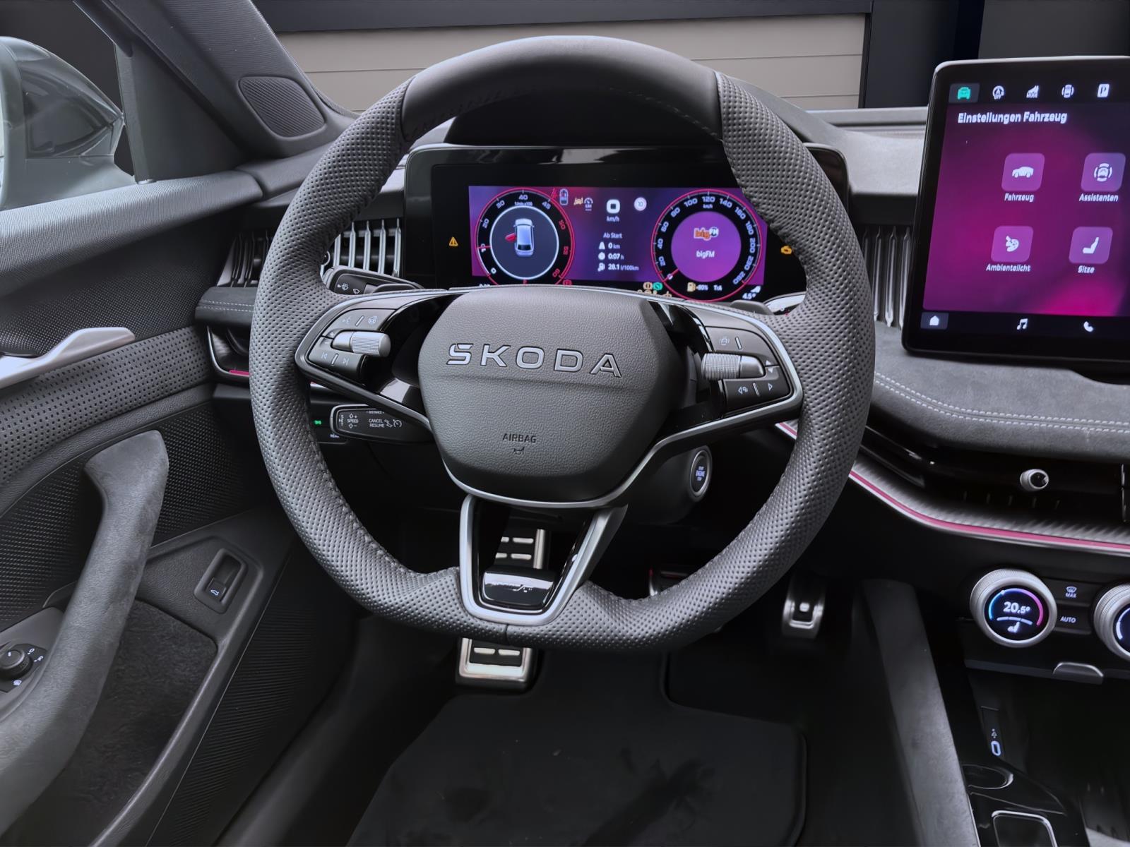 Bild 10: Skoda Superb COMBI SPORTLINE 4X4 AHK pACC 360° 19 DCC+ ASSISTENZ+ MATRIX