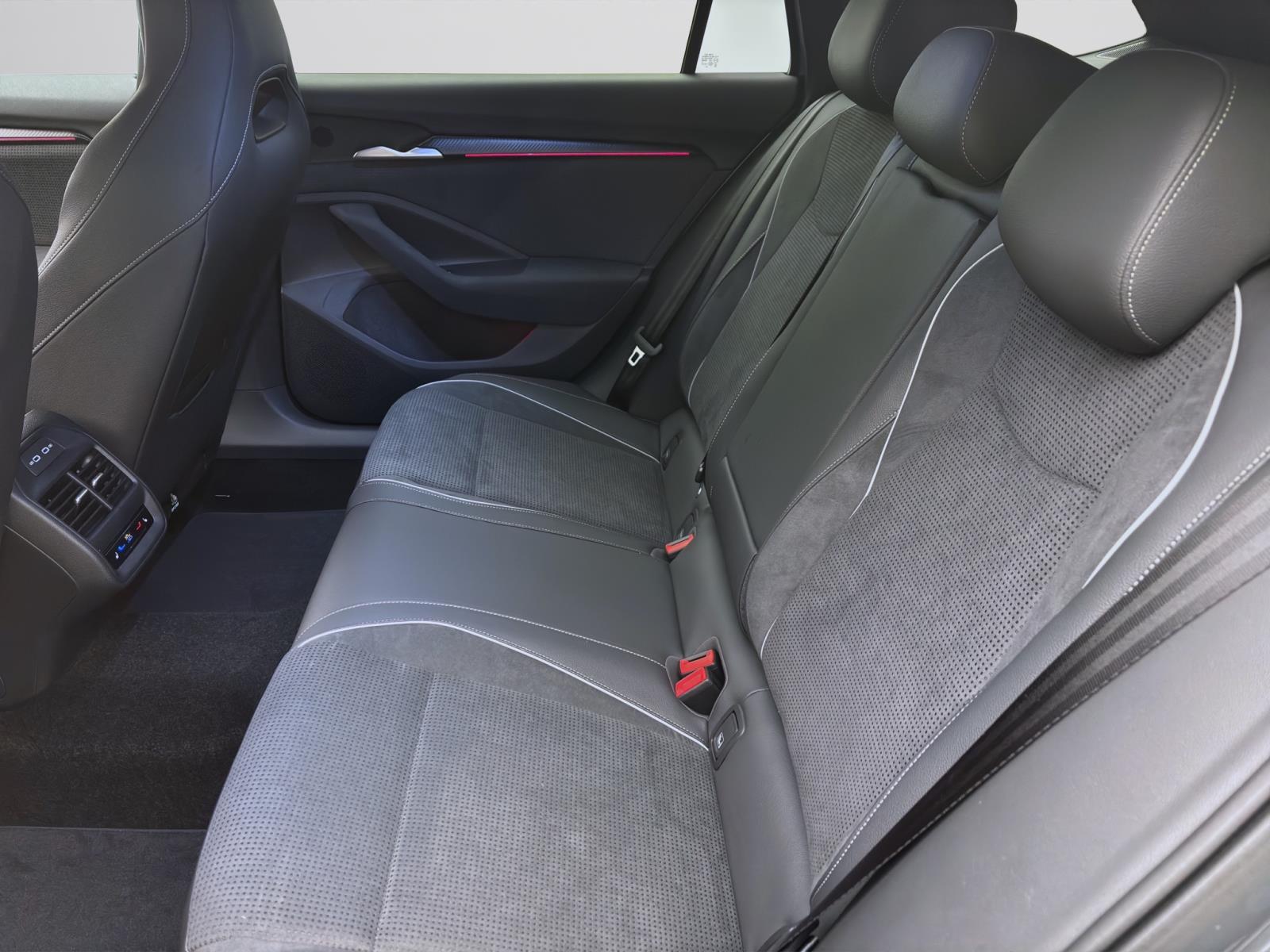 Bild 13: Skoda Superb COMBI SPORTLINE 4X4 AHK pACC 360° 19 DCC+ ASSISTENZ+ MATRIX