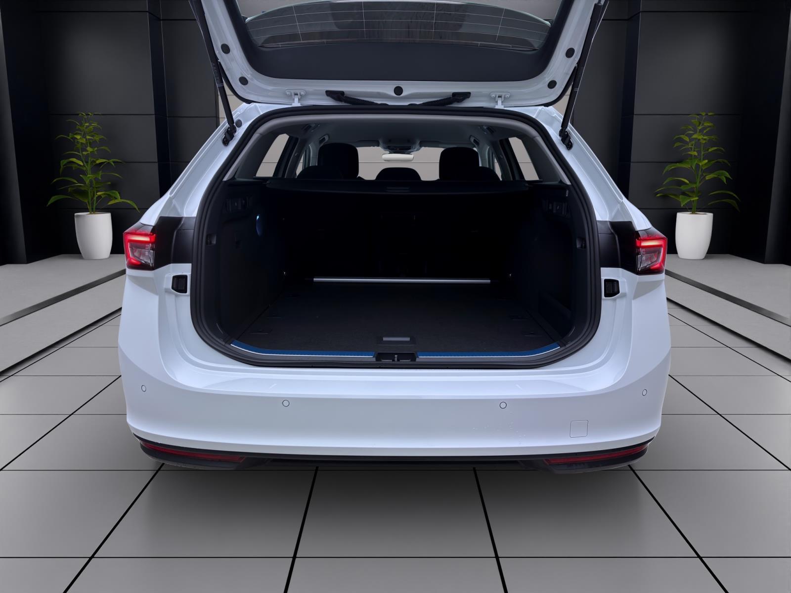 Bild 3: Skoda Superb COMBI SELECTION DSG AHK NAV ASSISTENZ pACC KAM LED