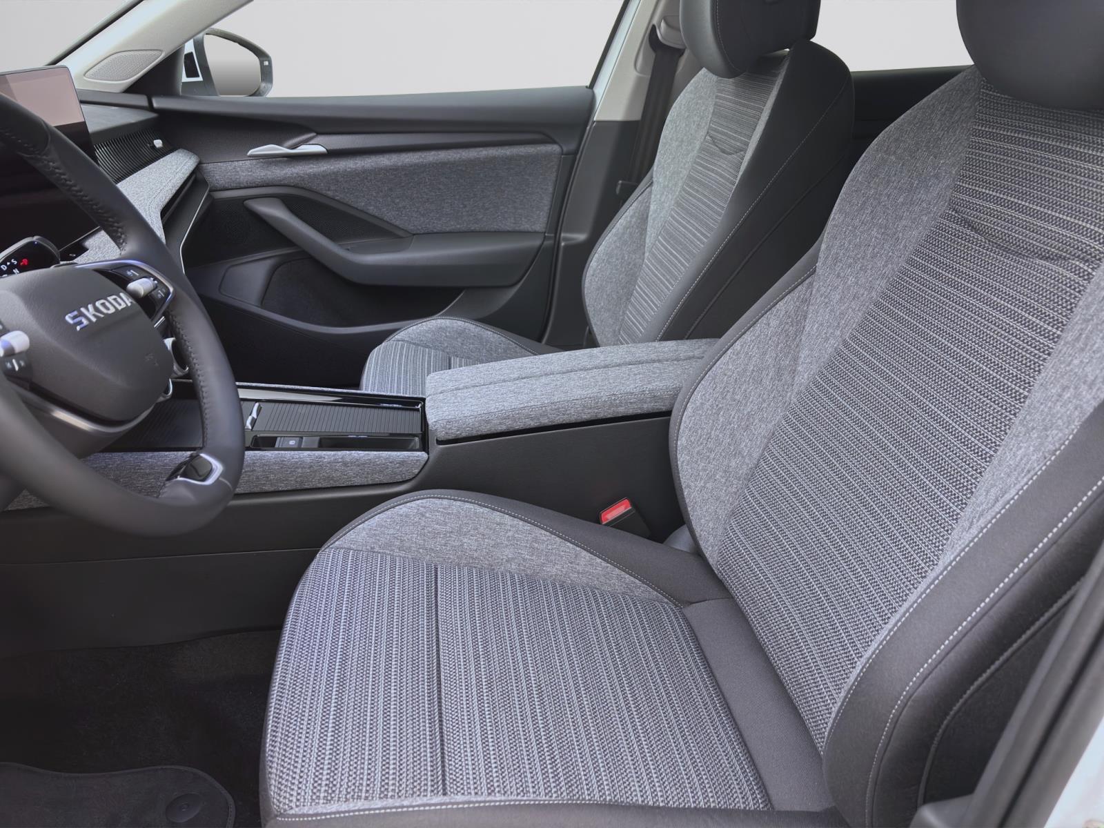 Bild 8: Skoda Superb COMBI SELECTION DSG AHK NAV ASSISTENZ pACC KAM LED