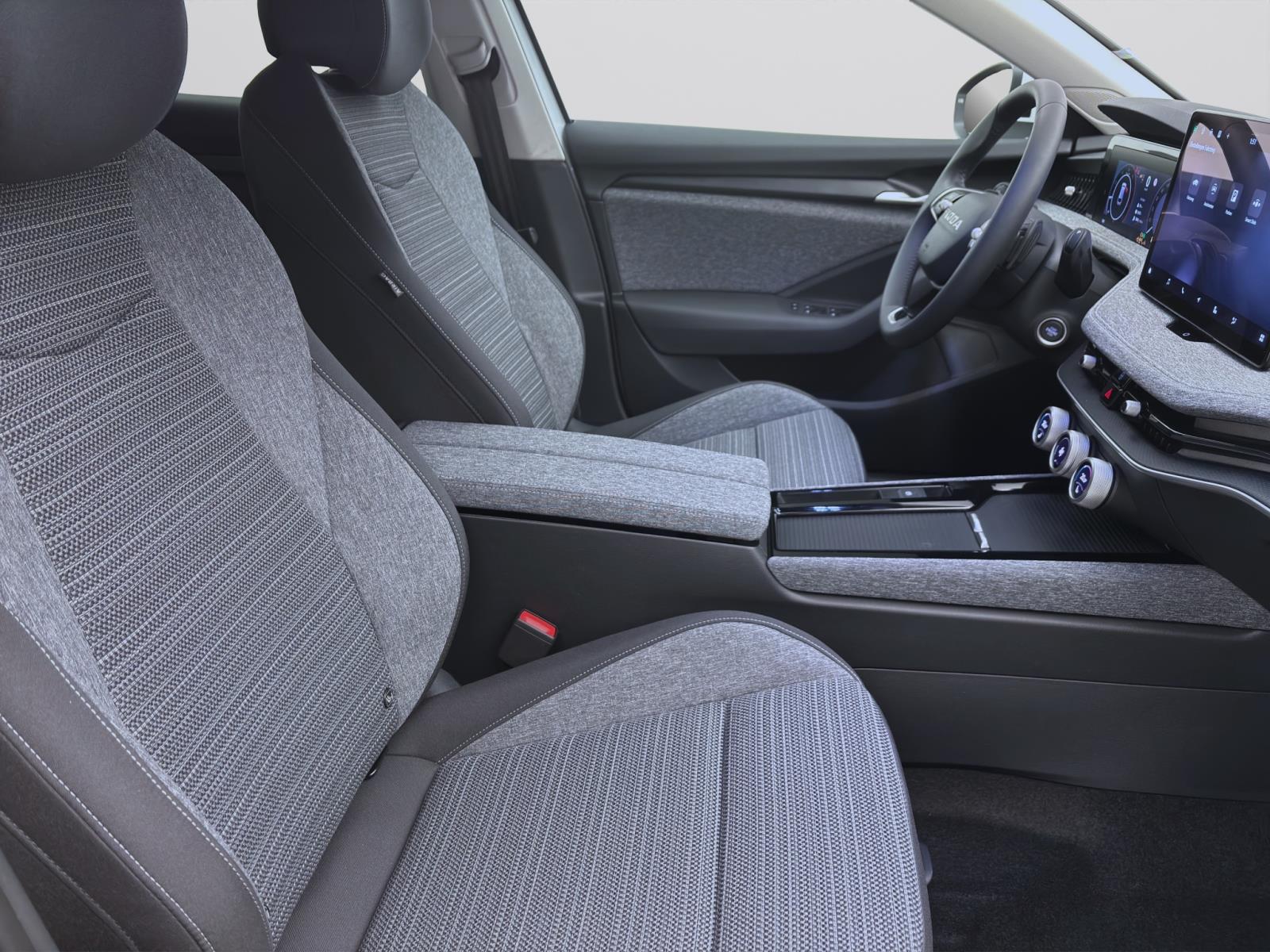 Bild 15: Skoda Superb COMBI SELECTION DSG AHK NAV ASSISTENZ pACC KAM LED