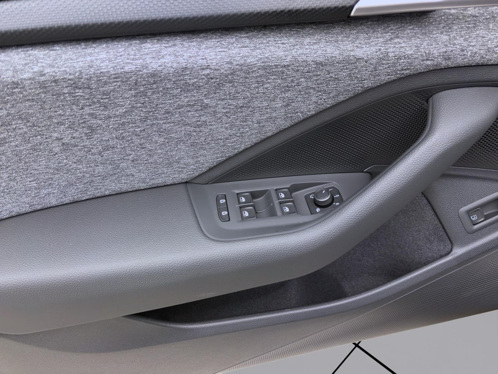 Bild 8: Skoda Superb COMBI iV SELECTION DSG KAM LED SHZ 17 SMARTLINK SPURW.