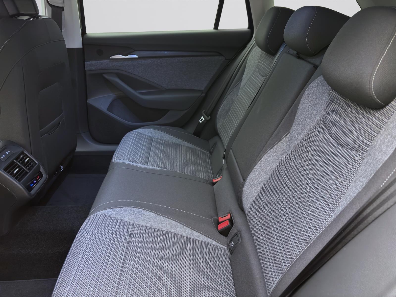 Bild 13: Skoda Superb COMBI iV SELECTION DSG KAM LED SHZ 17 SMARTLINK SPURW.