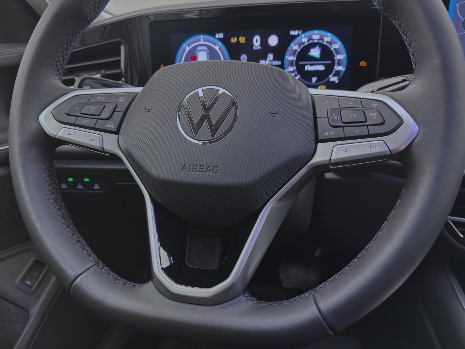 Bild 10: Volkswagen Passat Variant 2.0 TDI DSG ELEGANCE AHK HuD NAVI IQ.LIGHT