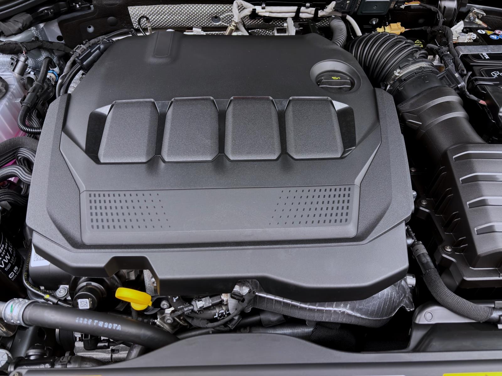 Bild 16: Volkswagen Passat Variant 2.0 TDI DSG ELEGANCE AHK HuD NAVI IQ.LIGHT