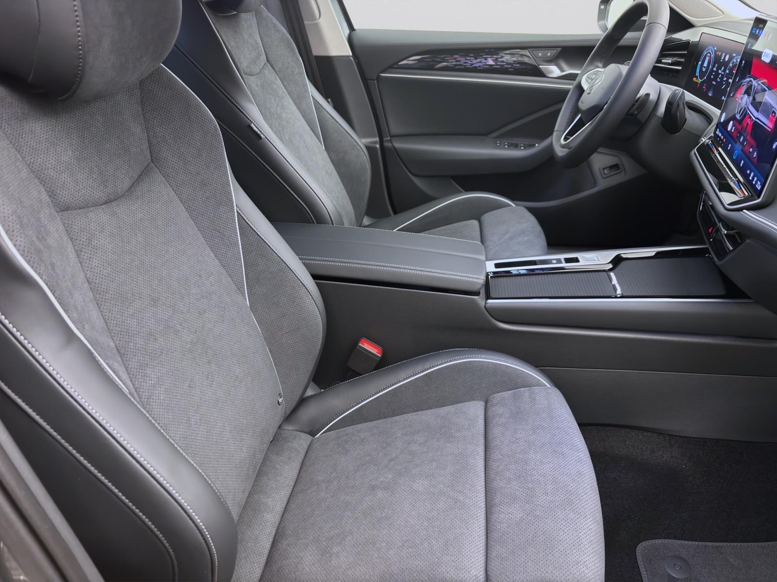 Bild 15: Volkswagen Passat Variant 2.0 TDI DSG ELEGANCE AHK HuD NAVI IQ.LIGHT