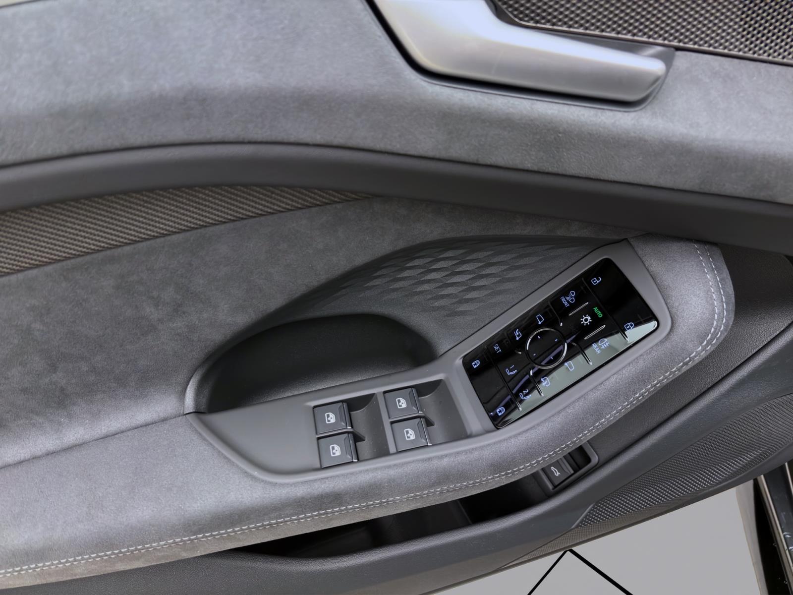 Bild 8: Audi A6 Avant e-hybrid Q S LINE B&O HuD LM21 PANO AHK