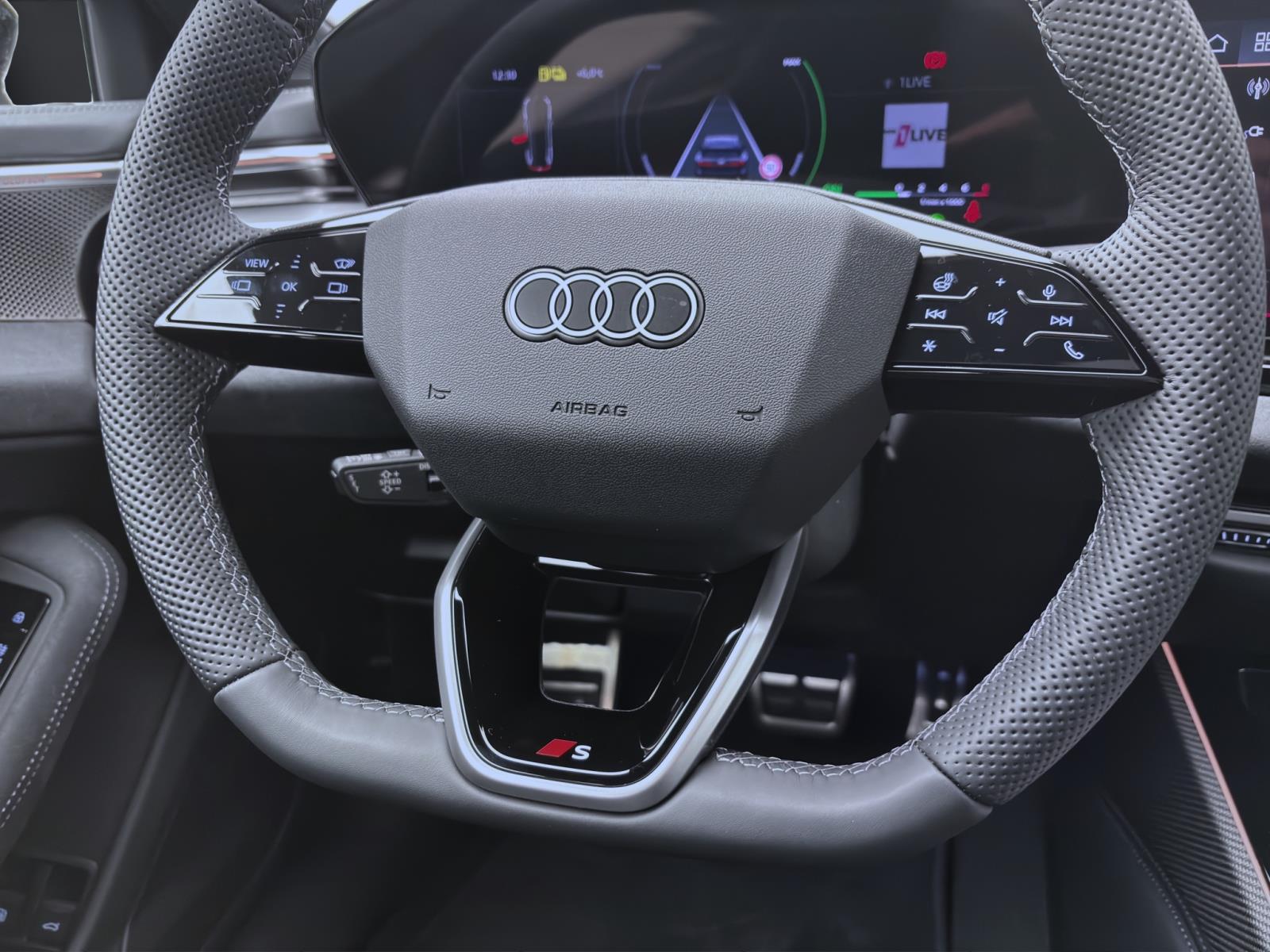 Bild 10: Audi A6 Avant e-hybrid Q S LINE B&O HuD LM21 PANO AHK