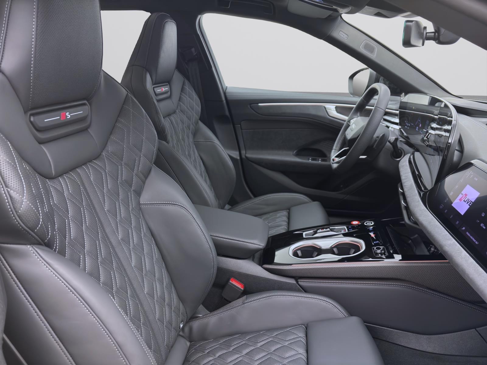 Bild 14: Audi A6 Avant e-hybrid Q S LINE B&O HuD LM21 PANO AHK