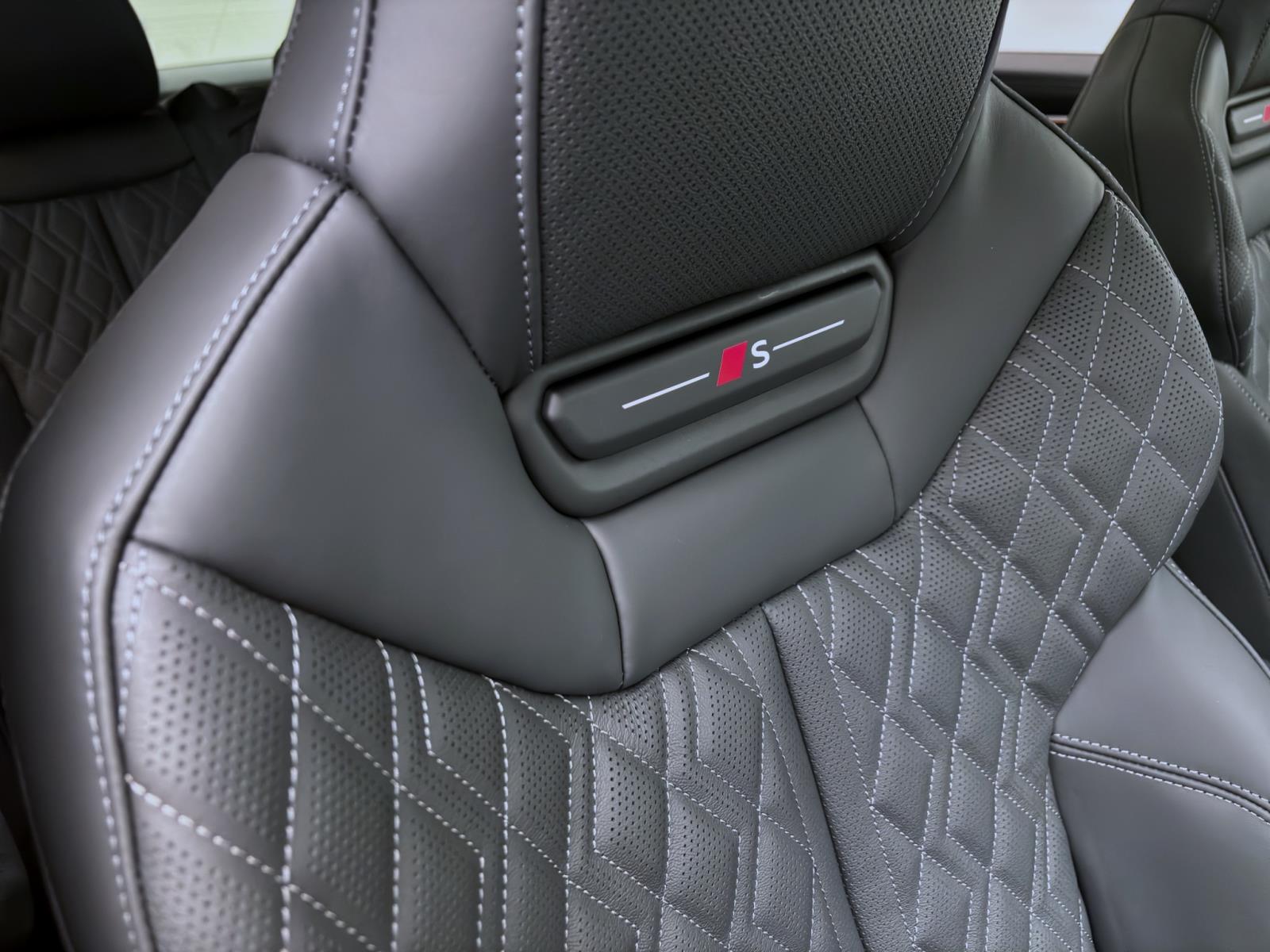 Bild 17: Audi A6 Avant e-hybrid Q S LINE B&O HuD LM21 PANO AHK