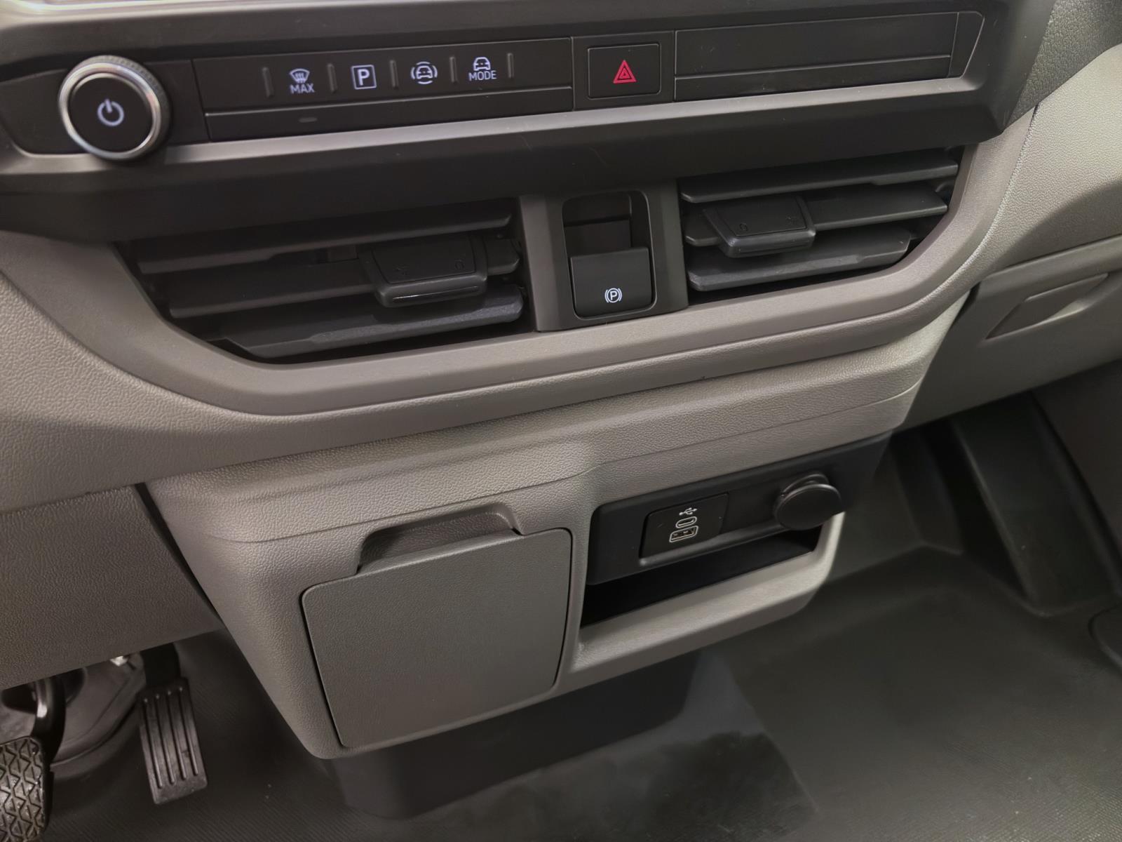 Bild 13: Volkswagen T7 Transporter Kasten 2 0 l TDI 4MOTION Sofort Verfügbar