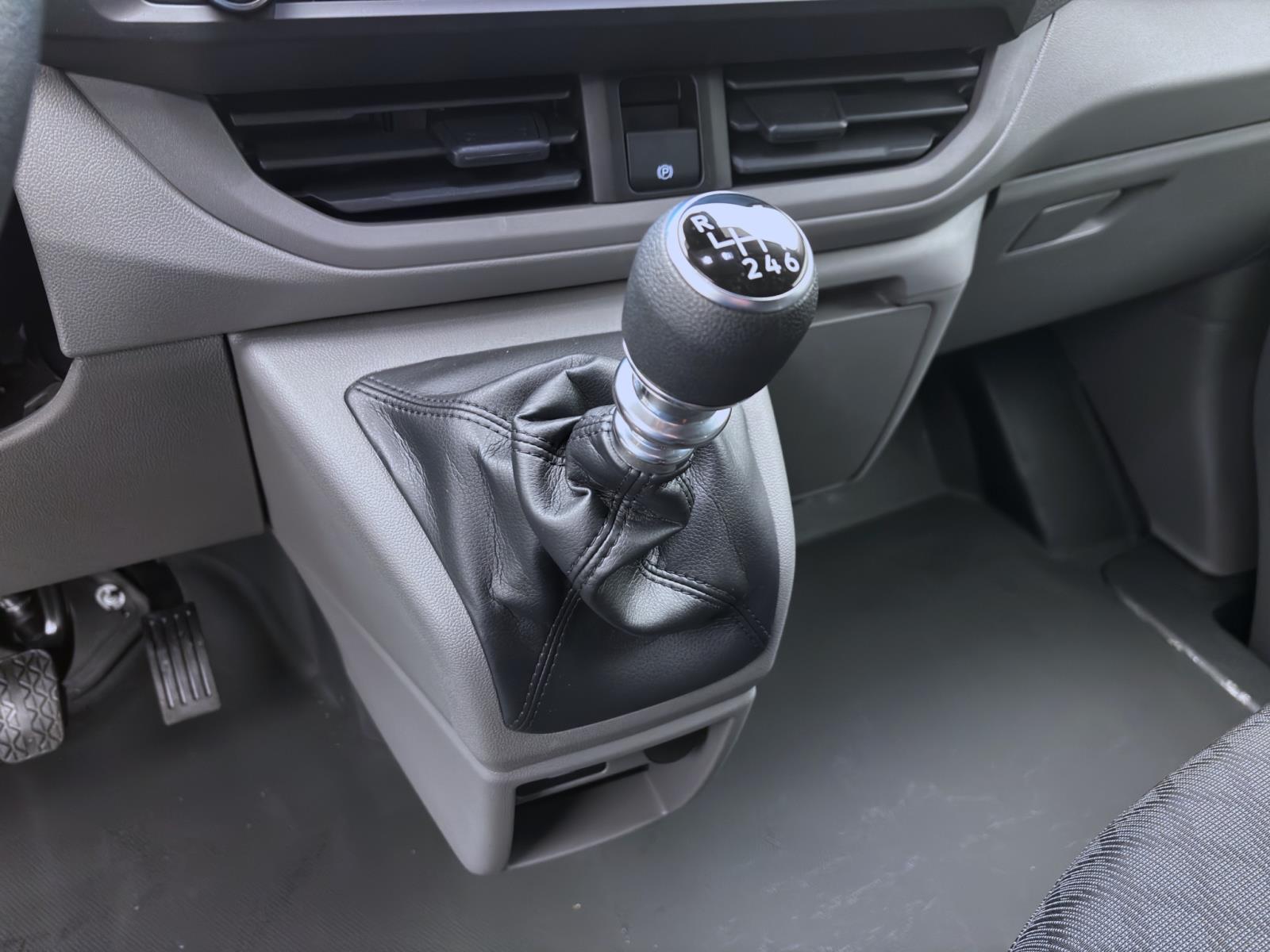 Bild 13: Volkswagen T7 Transporter Kasten 2,0 TDI Sofort Verfügbar