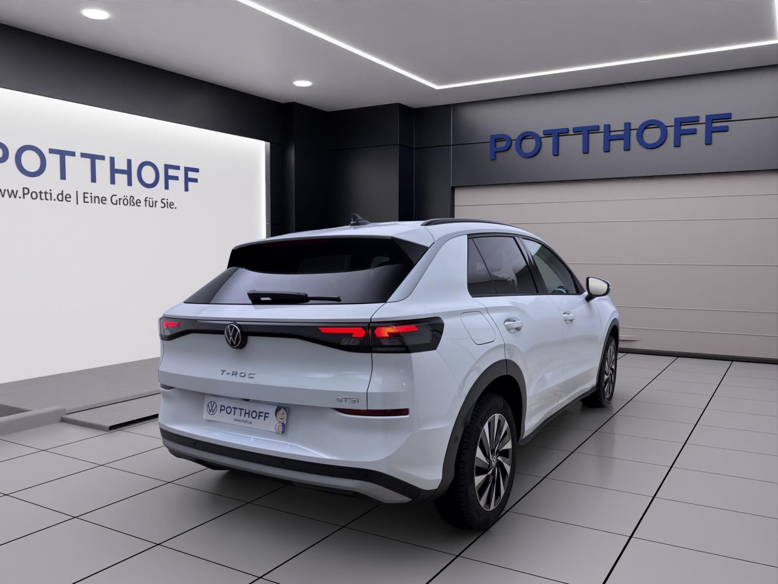 Bild 4: Volkswagen T-Roc 1.5 eTSI DSG LIFE KAMERA NAVI ACC LM17